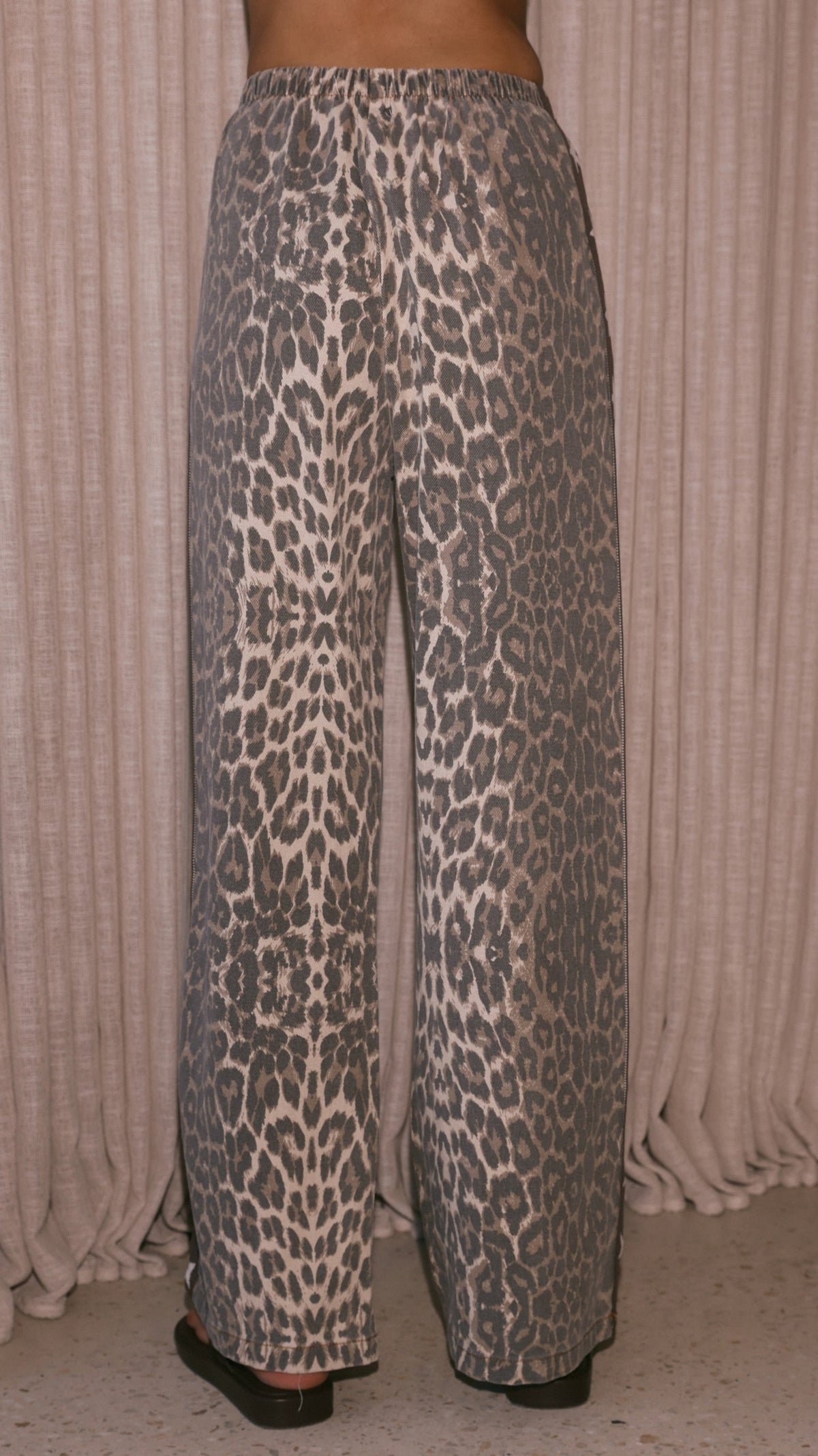 Vox High Waisted Straight Leg Trousers – Leopard and Star Print