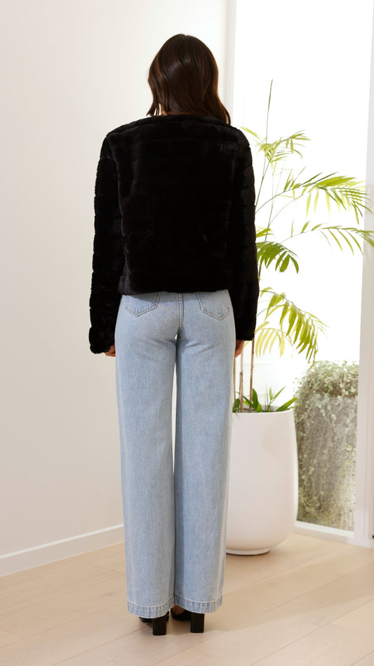 Tully Cropped Faux Fur Jacket with Claw Clasp – Black – view 2