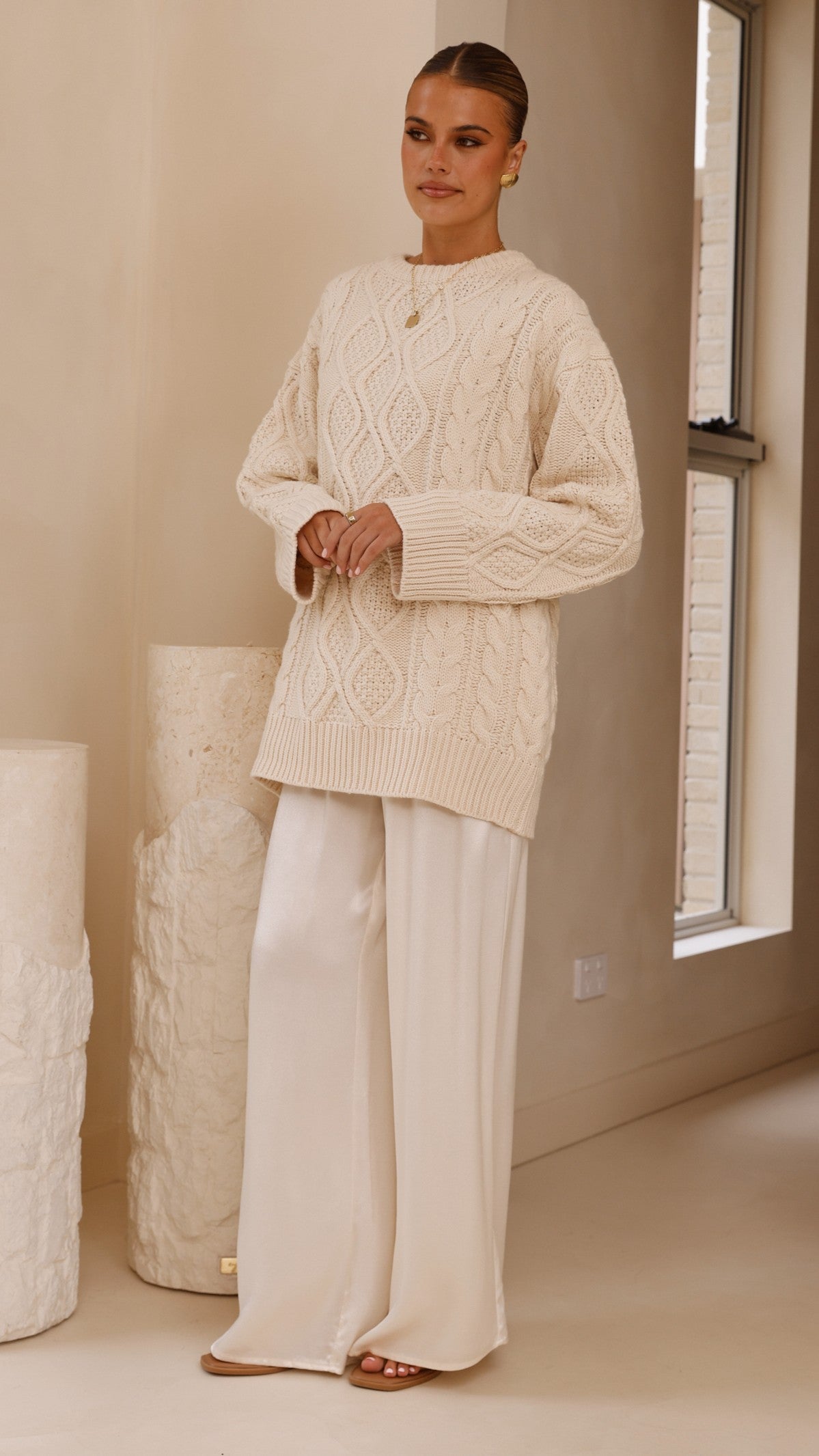 Luna Longline Cable Knit Jumper with Ribbed Cuffs – Cream – view 6
