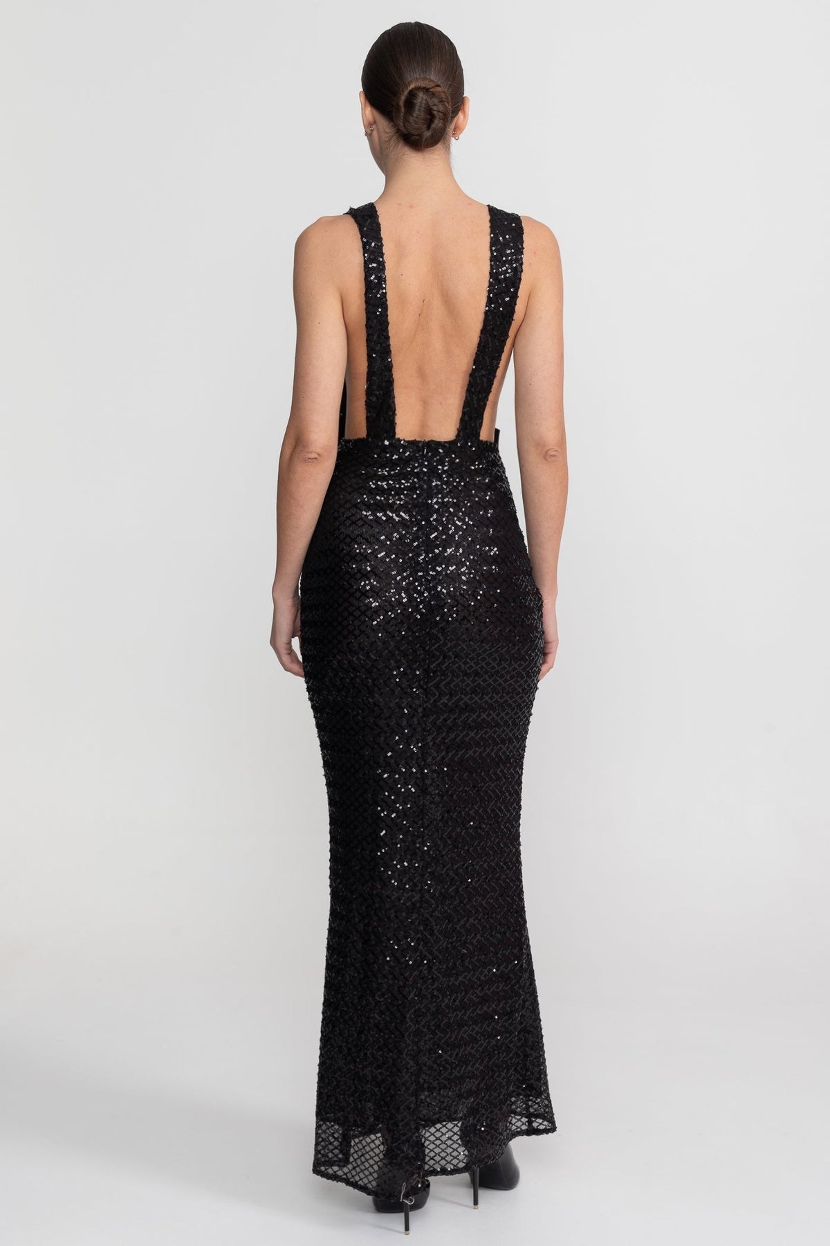 Sequin Plunge V-Neck Maxi Dress with Satin Bow Waist – Black – view 7