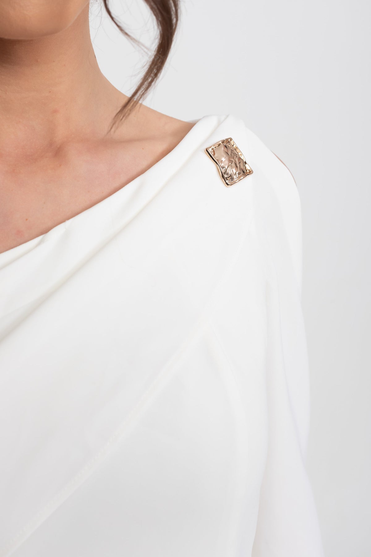 Asymmetric Cold-Shoulder A-Line Mini Dress with Gold Brooch – White