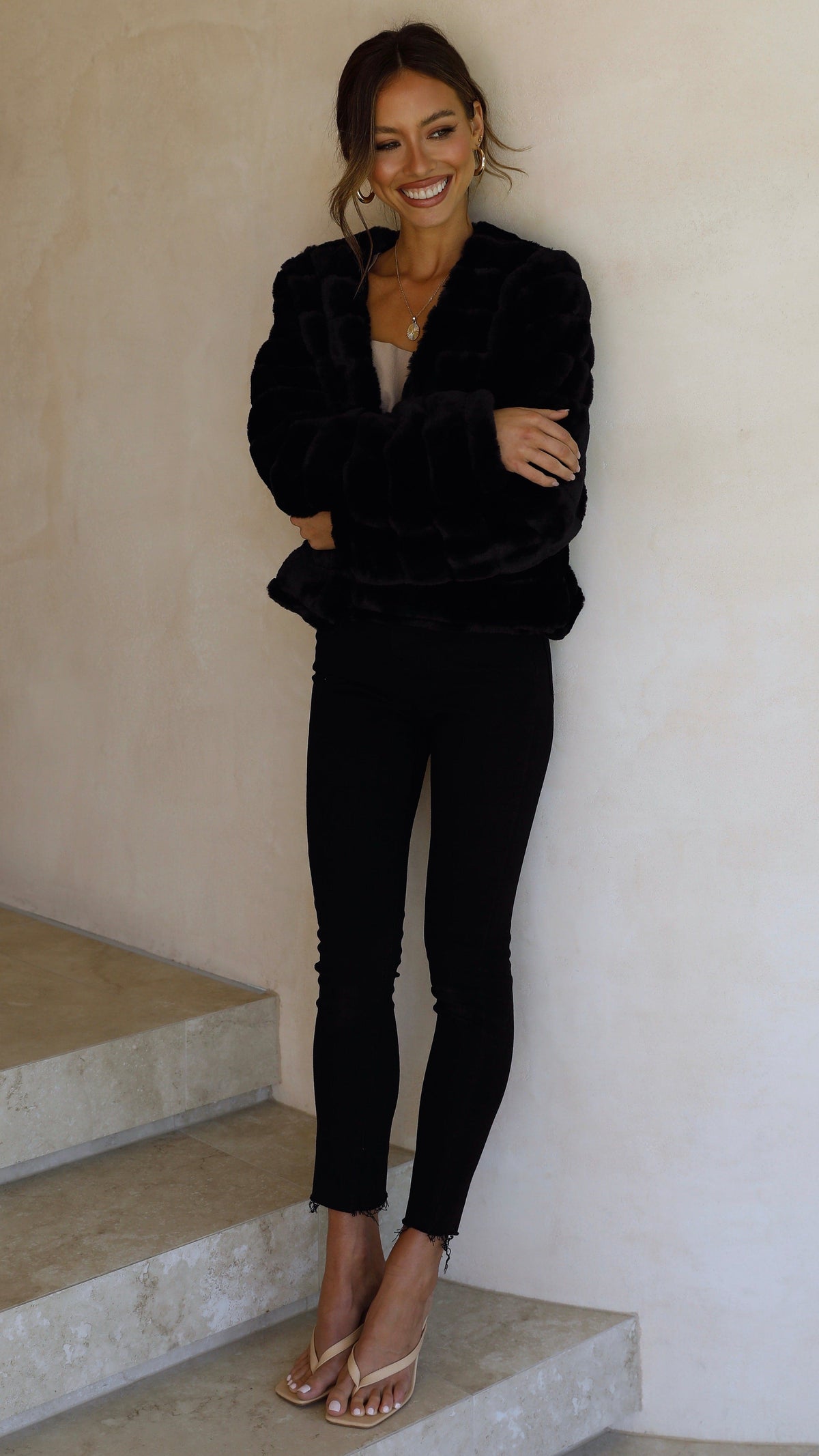 Tully Cropped Faux Fur Jacket with Claw Clasp – Black – view 23