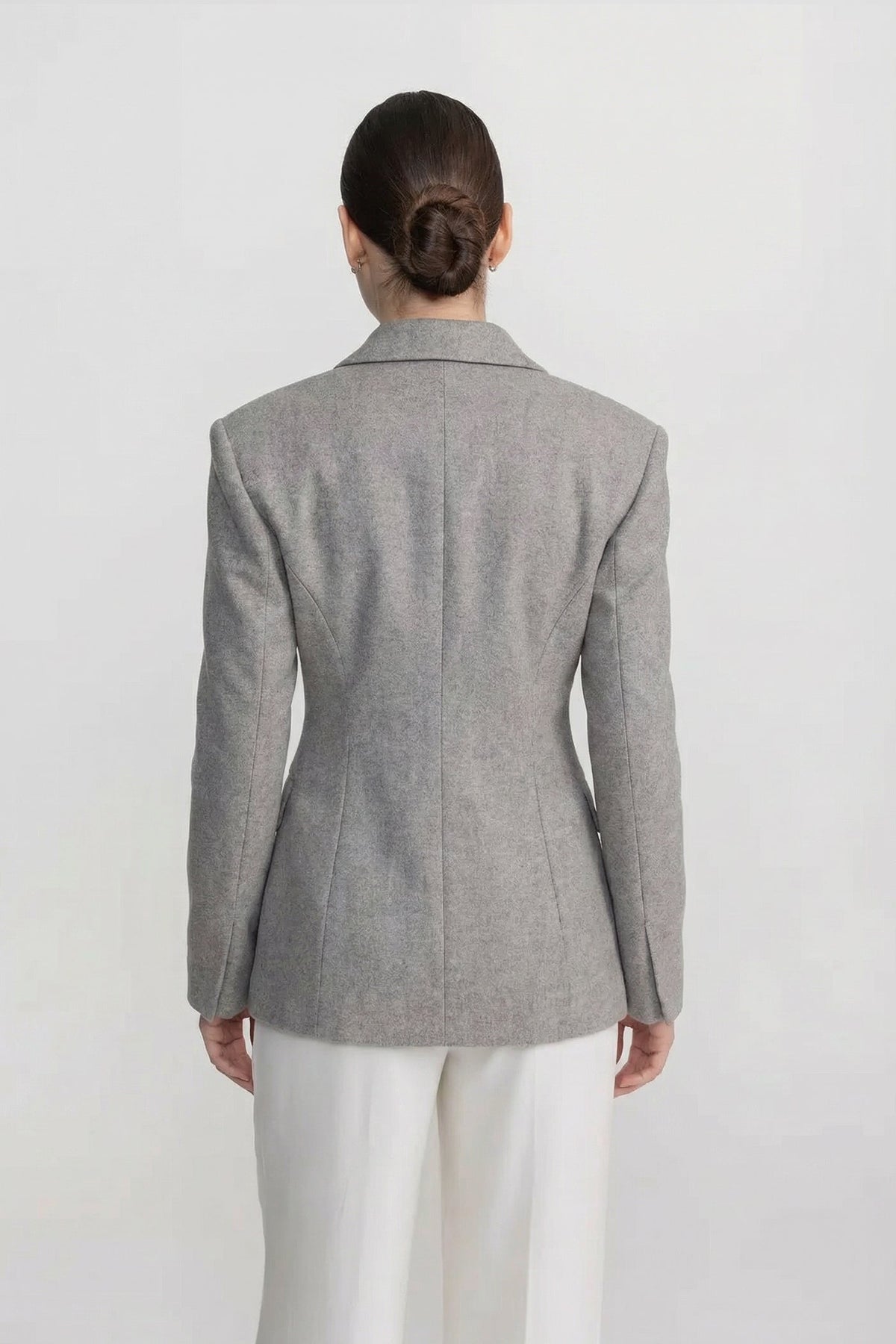 Tailored Longline Blazer with Structured Shoulders – Light Grey – view 3
