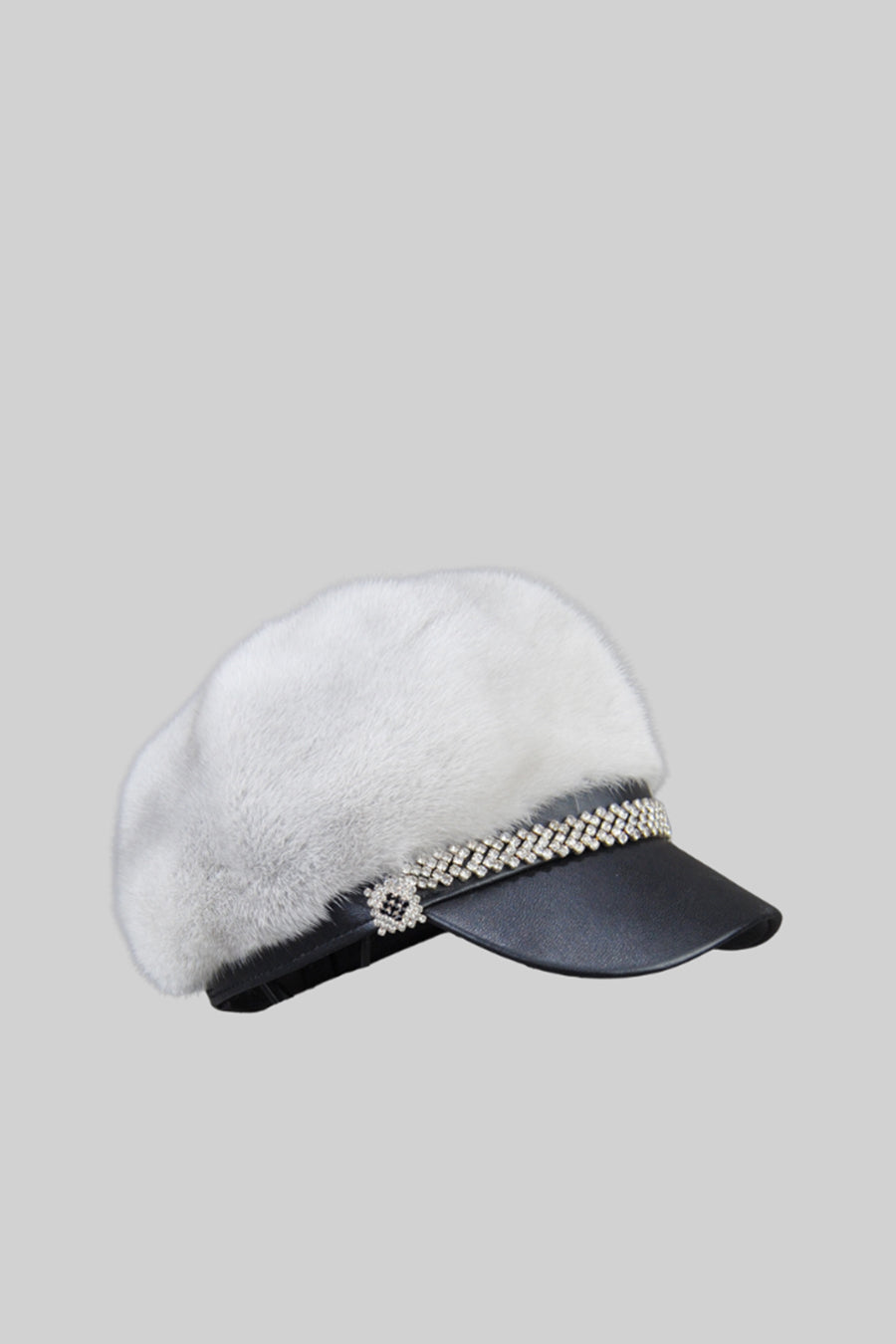 Hat with Leather-Finish Visor and Silver Chain – White – view 5