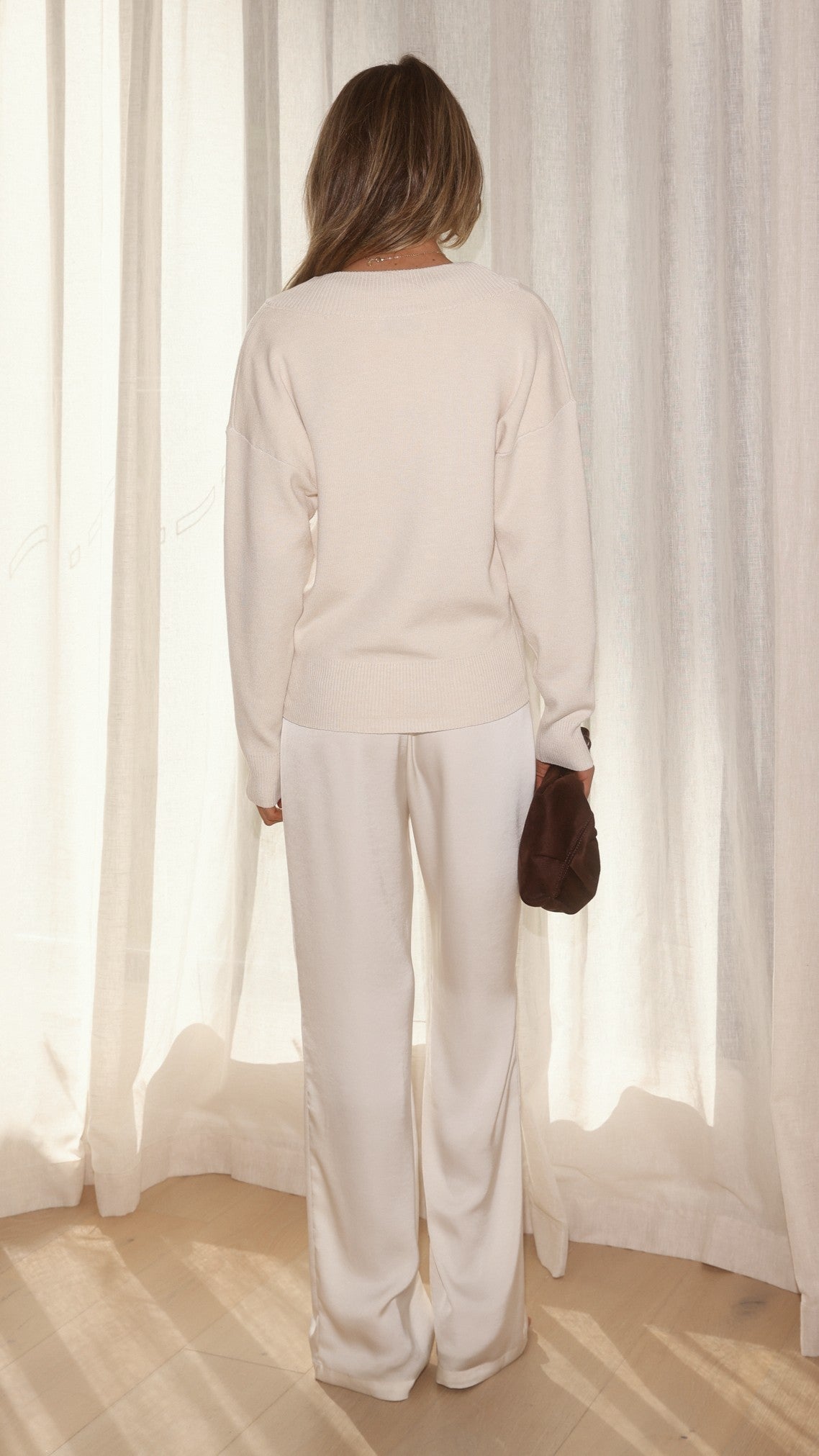 Sophie V Neck Relaxed Fit Soft Knit Jumper – Cream – view 3