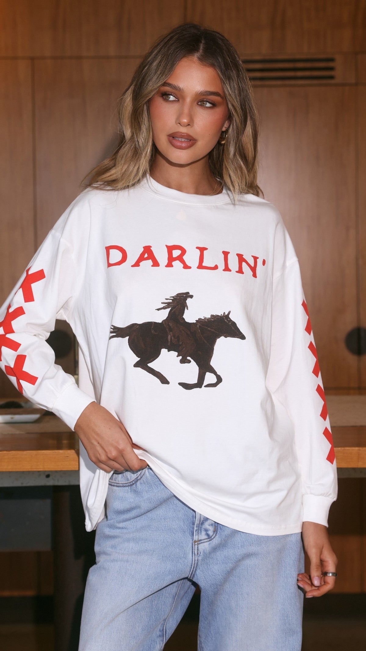 Darlin Relaxed Longline Graphic Long Sleeve T-Shirt – White – view 5