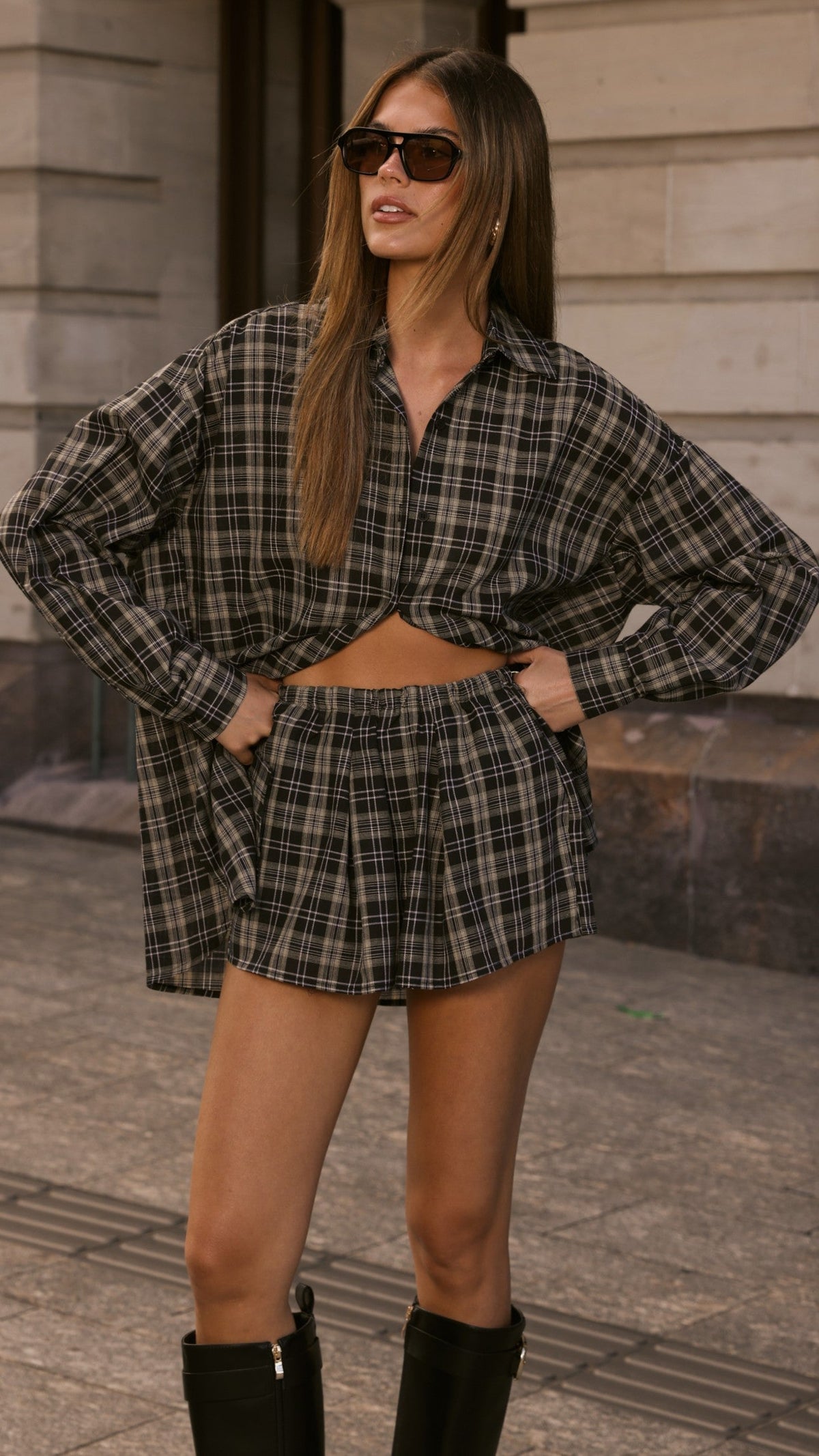 Arli Boxy Collared Long Sleeve Cotton Shirt – Black/Beige Plaid – view 3