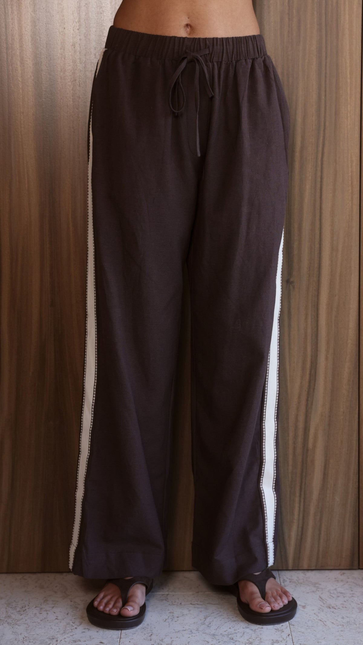 Belara Straight Leg Side Stripe Trousers – Chocolate/Beige