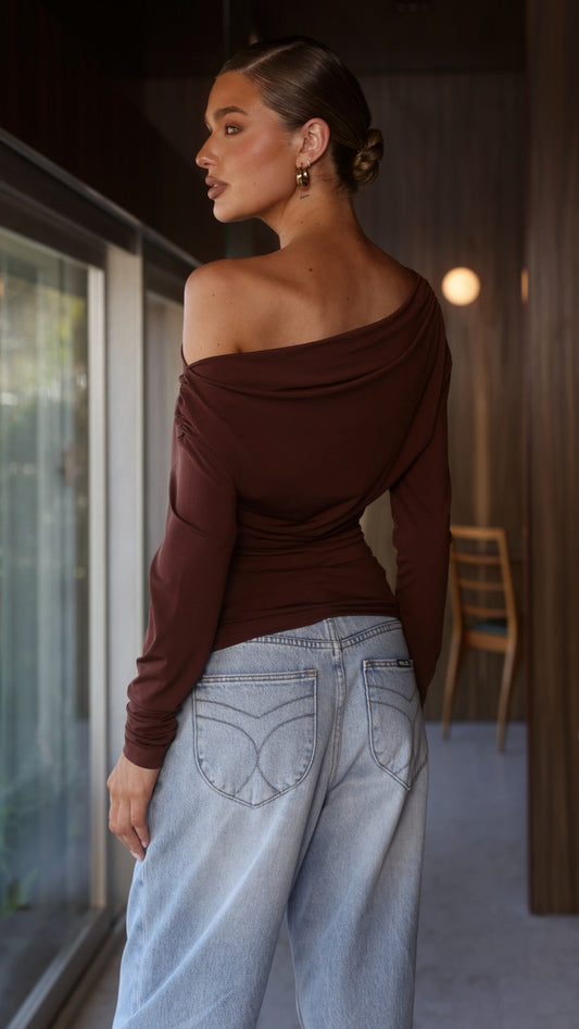 Sutton Wide Neck Off Shoulder Ruched Long Sleeve Top – Chocolate
