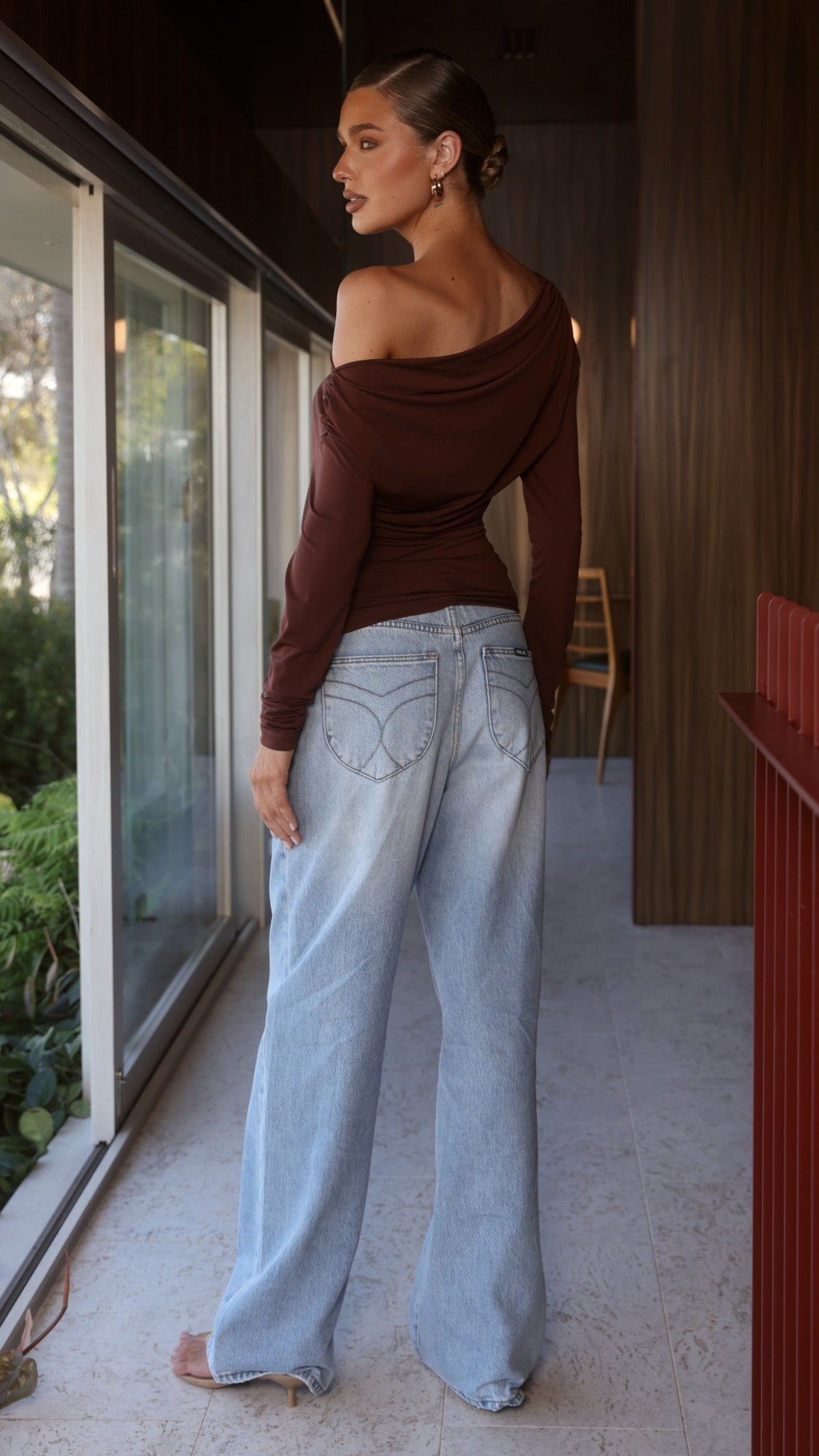 Sutton Wide Neck Off Shoulder Ruched Long Sleeve Top – Chocolate