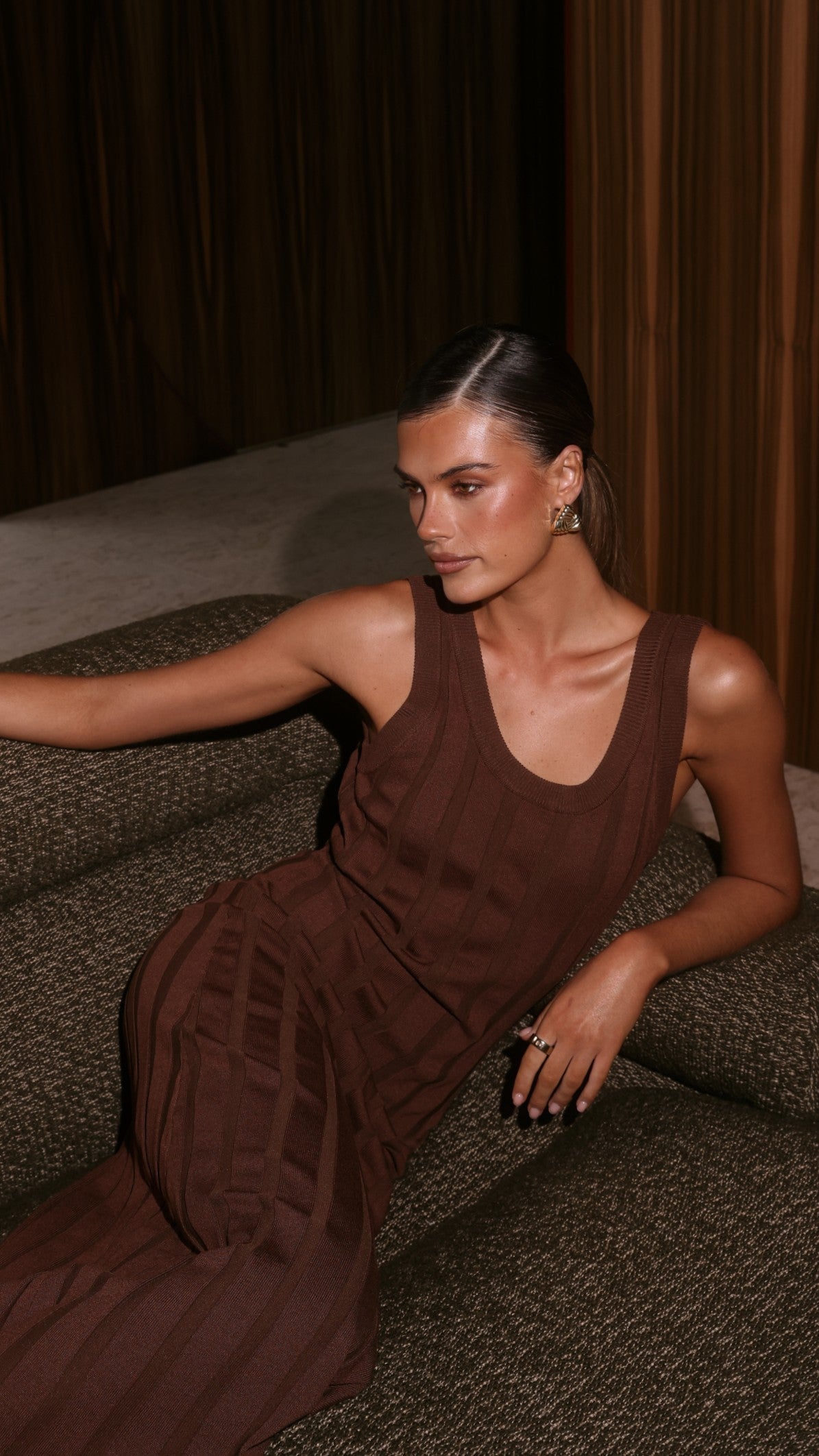 Avalyn Ribbed Knit Scoop Neck Sleeveless Maxi Dress – Chocolate – view 11