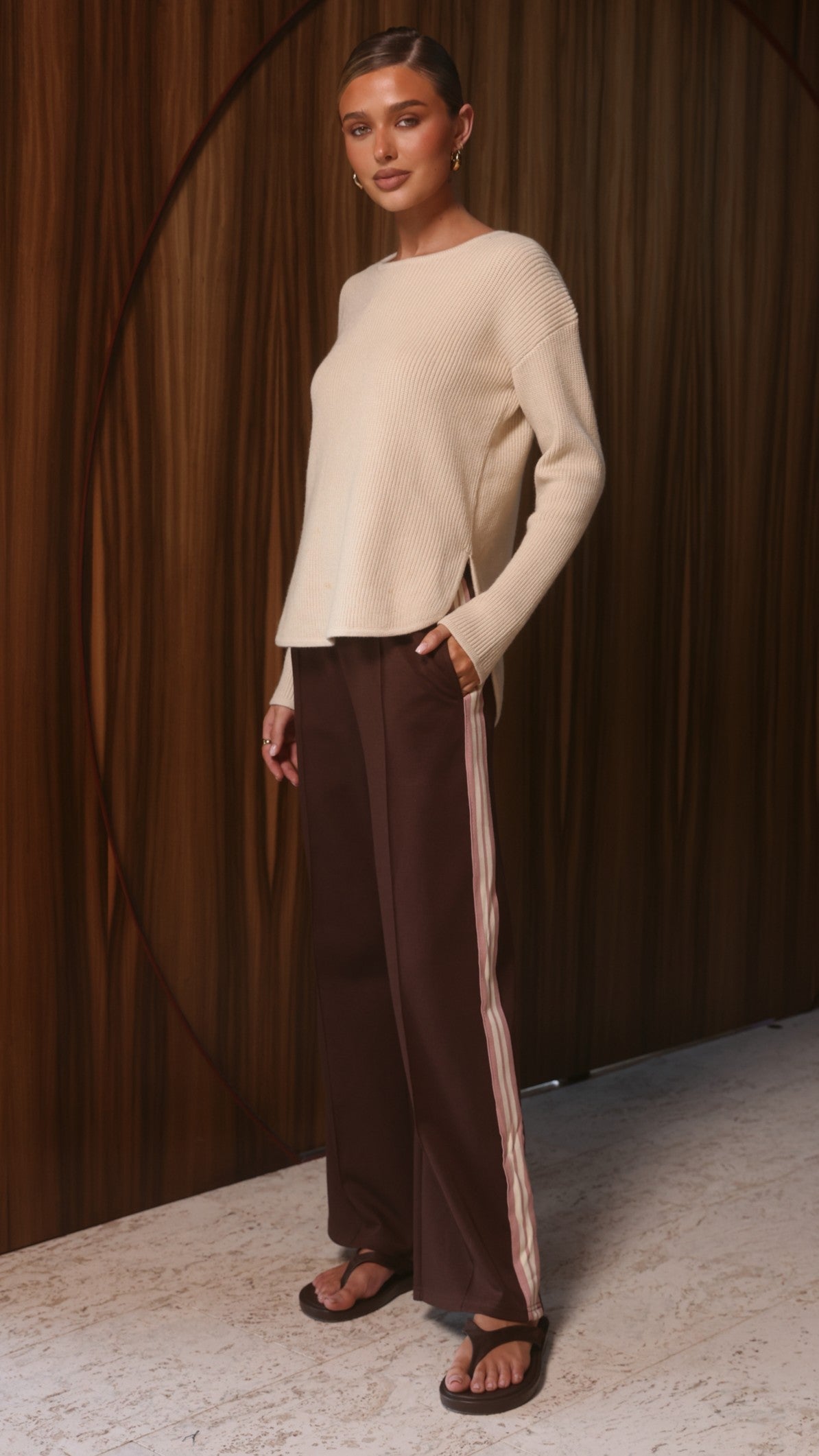 Kennedy Relaxed Crew Neck Rib Knit Jumper with Side Splits – Beige – view 3