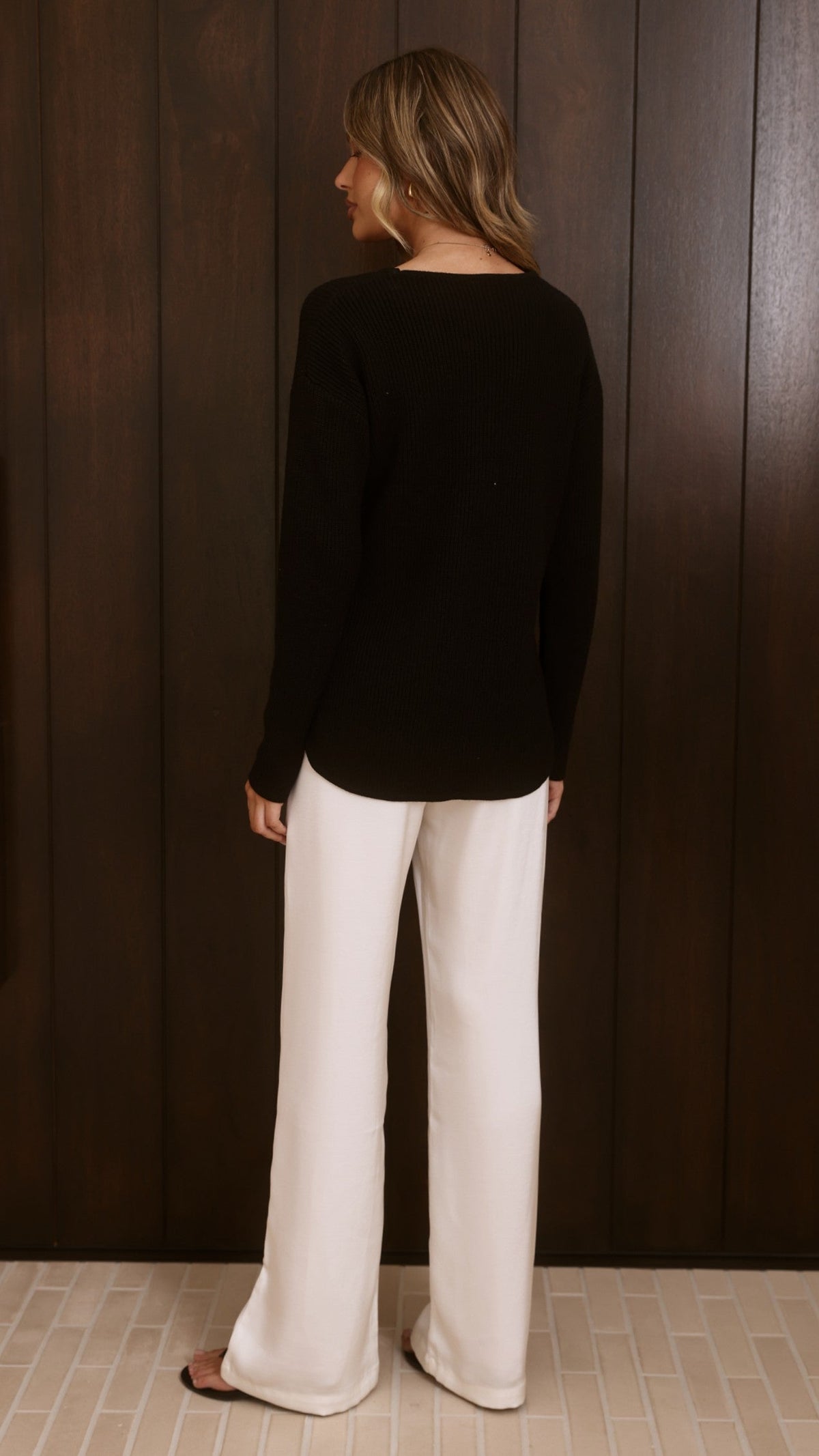 Kennedy Relaxed Crew Neck Rib Knit Jumper with Side Splits – Black