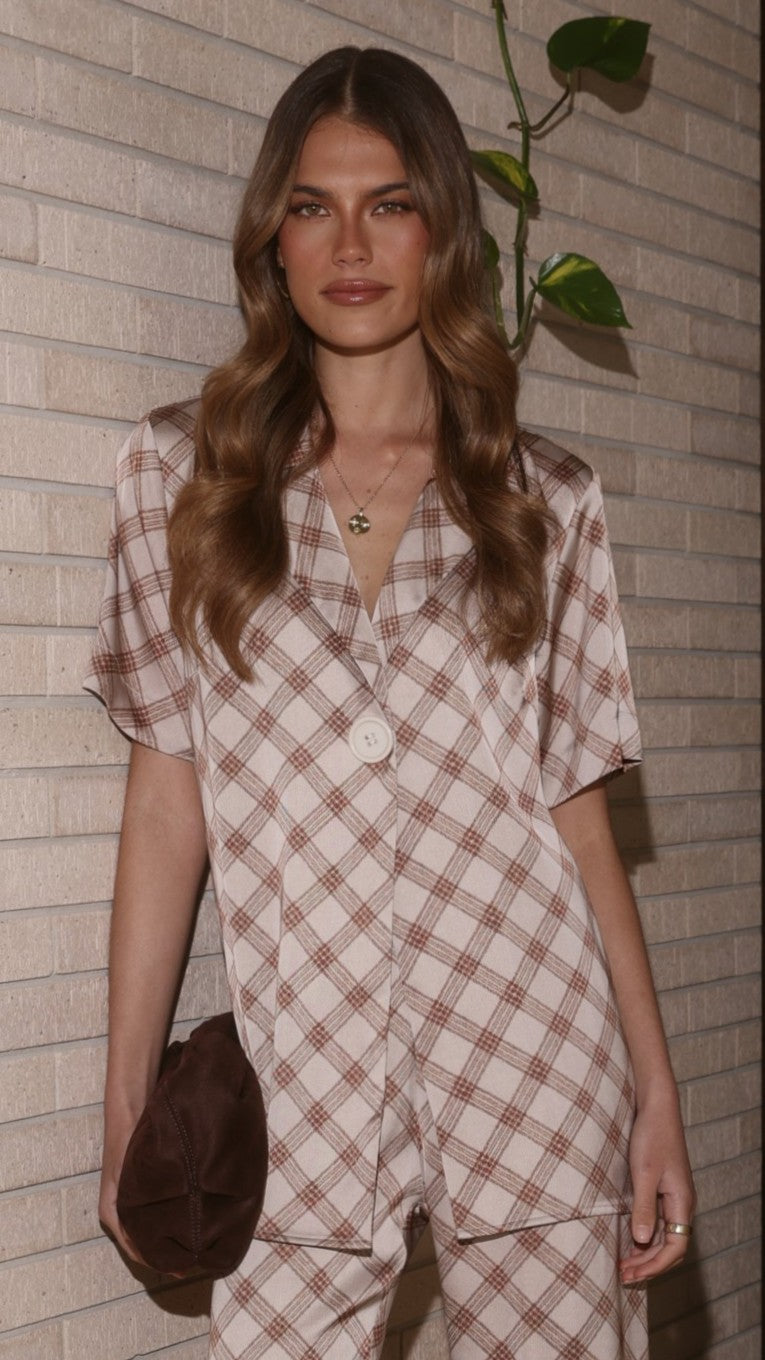 Imogen Boxy Oversized Collared Short Sleeve Shirt – Brown Plaid – view 4