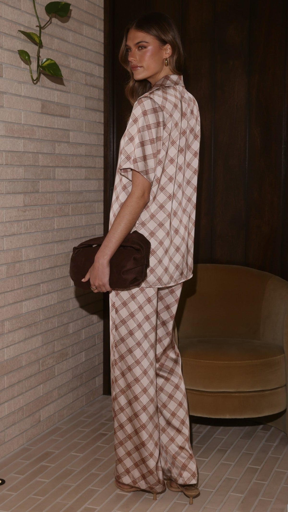 Imogen Boxy Oversized Collared Short Sleeve Shirt – Brown Plaid
