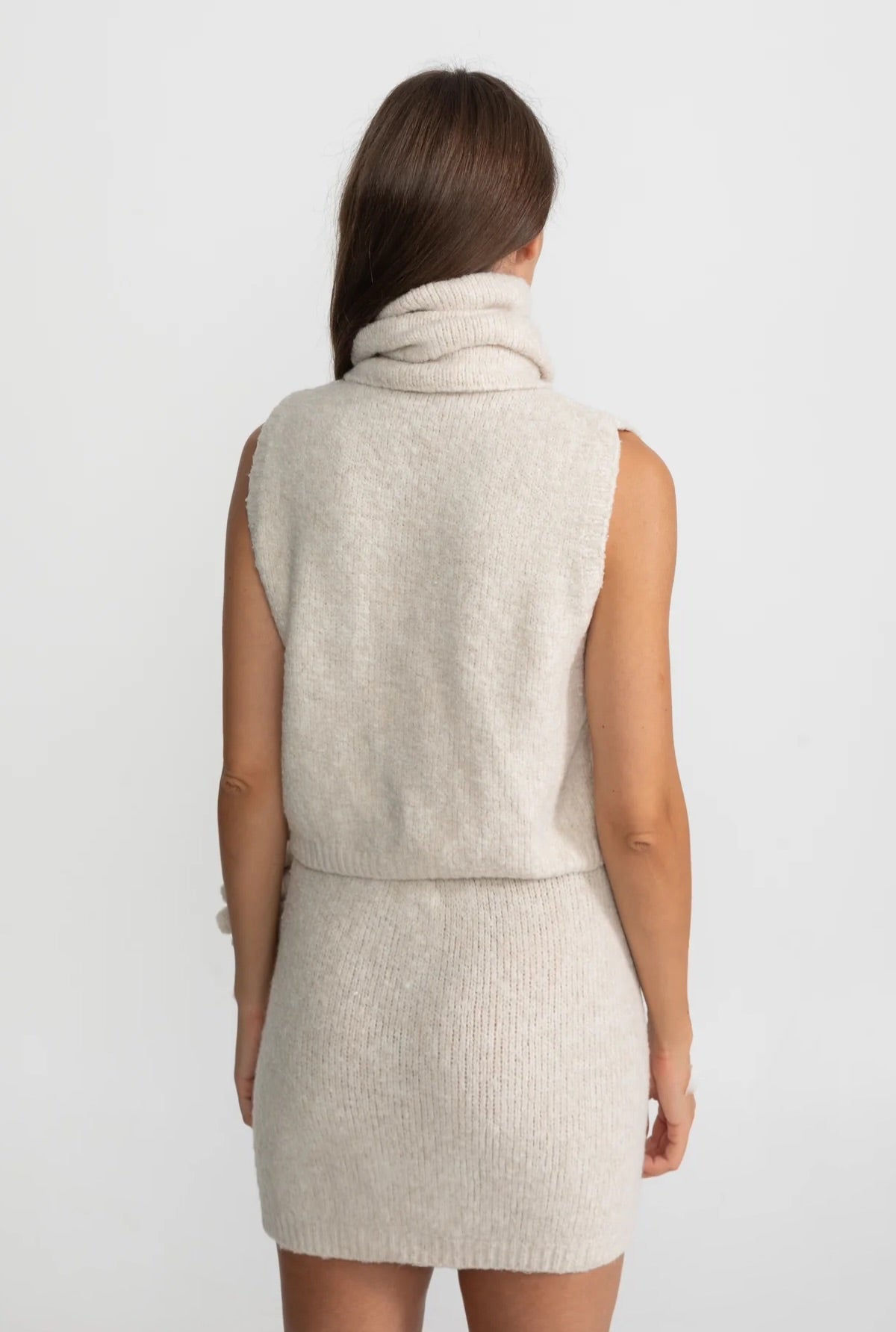 Wool and Cashmere Three-Piece Knit Set with Sculptural Ruffles – Beige – view 6