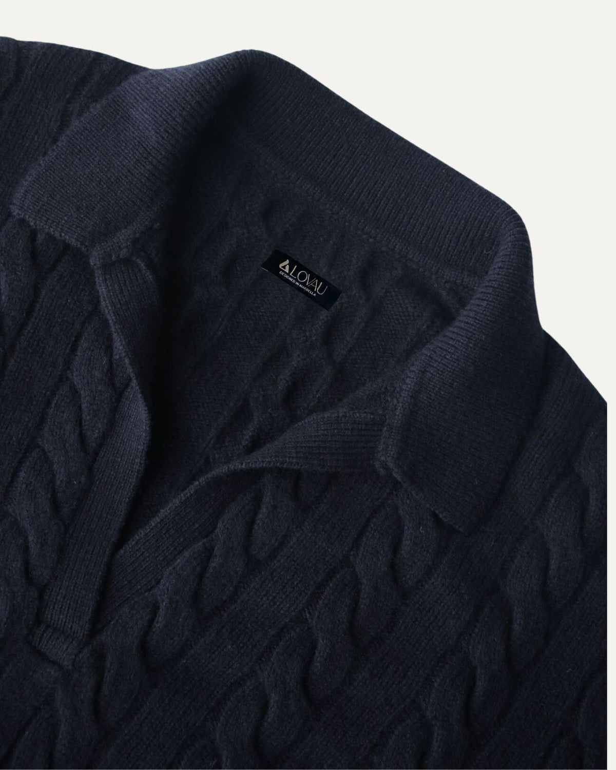 Heritage-Inspired Polo Collar Jumper with Tailored Fit – view 3