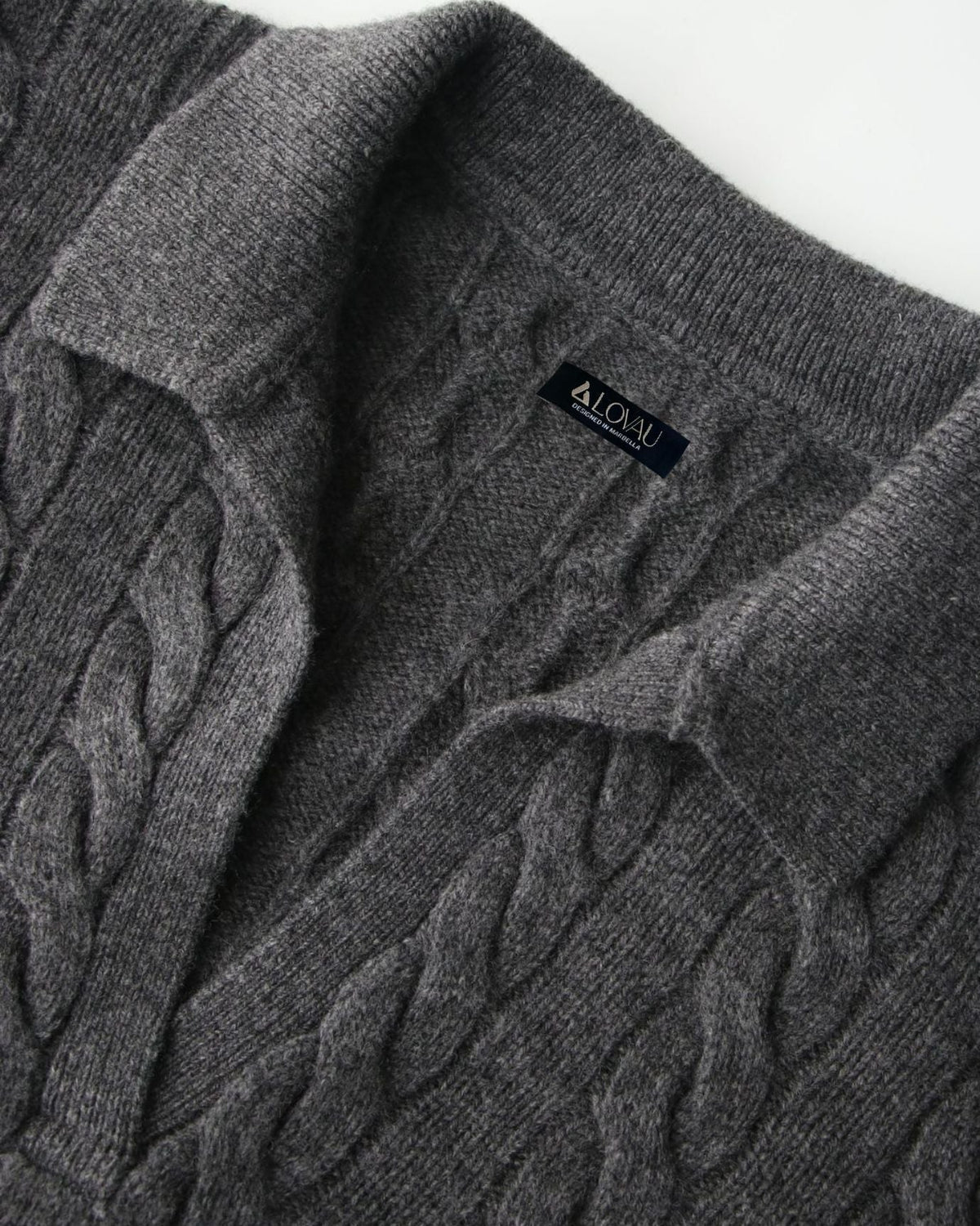 Heritage-Inspired Polo Collar Jumper with Tailored Fit – view 5