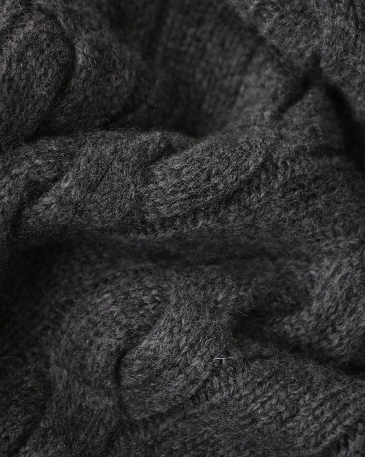 Heritage-Inspired Polo Collar Jumper with Tailored Fit – view 6
