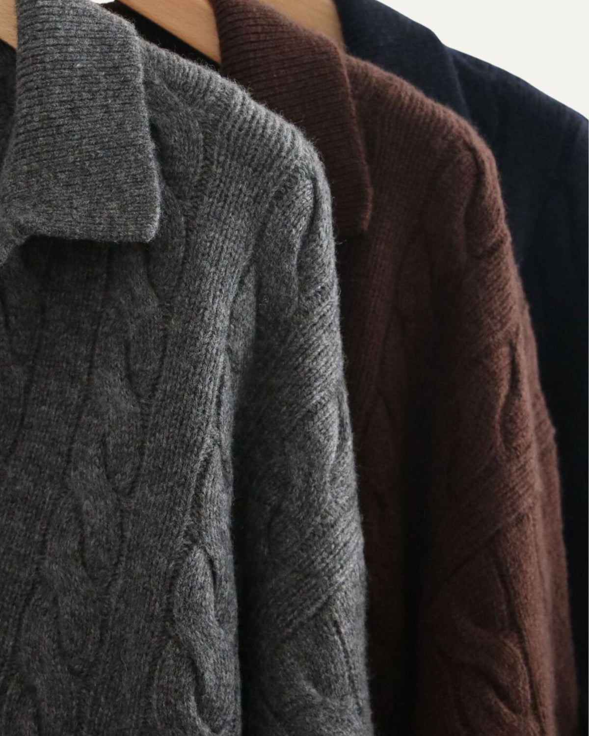 Heritage-Inspired Polo Collar Jumper with Tailored Fit – view 10
