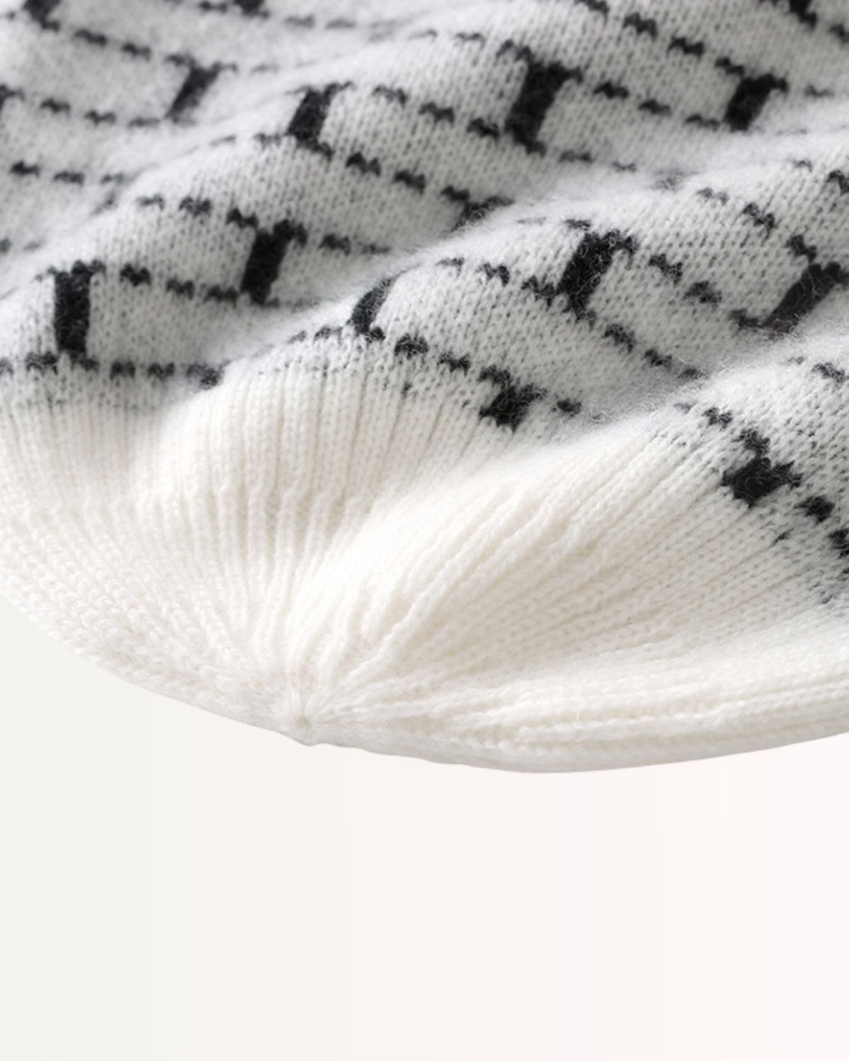Classic Plaid Pattern Thick Pure Cashmere Hat – view 2