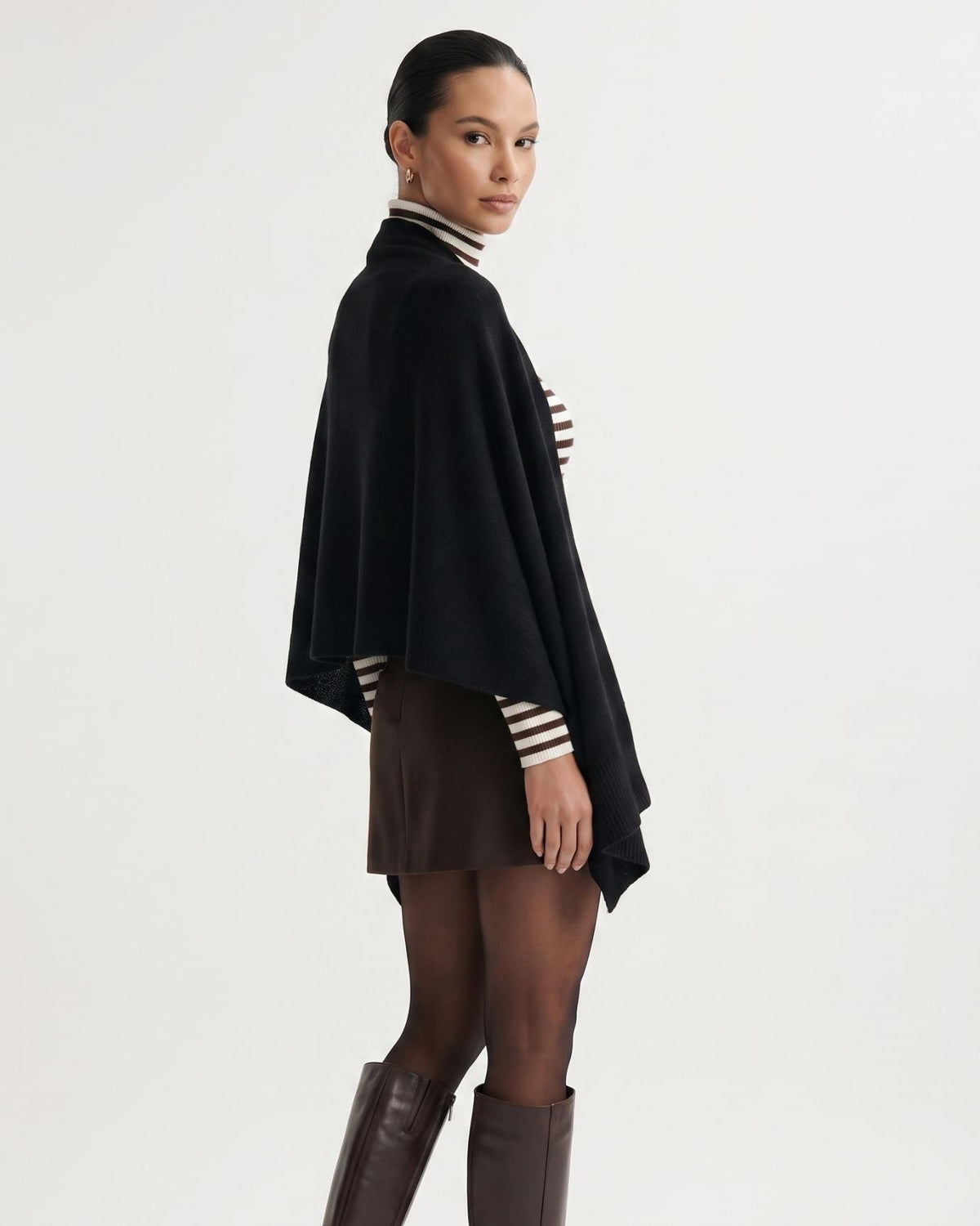 Lightweight Pure Cashmere Shawl Wrap with Geometric Edges – view 4