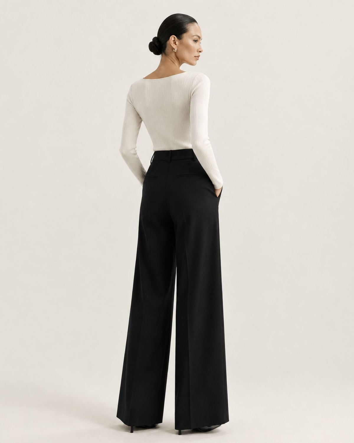Diamond-Embellished Scoop Neck Slim Fit Jersey Top – view 4