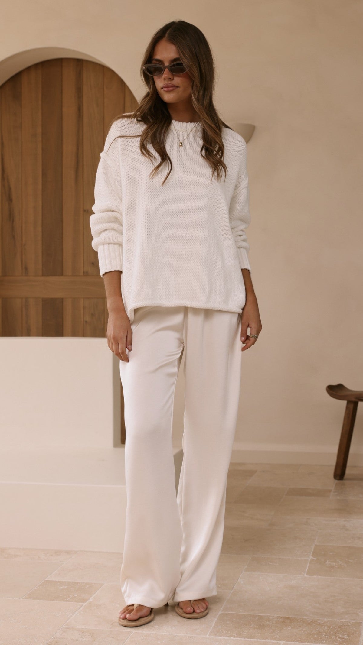 Jase Relaxed Crew Neck Rolled Hem Cotton Knit Jumper – White – view 4