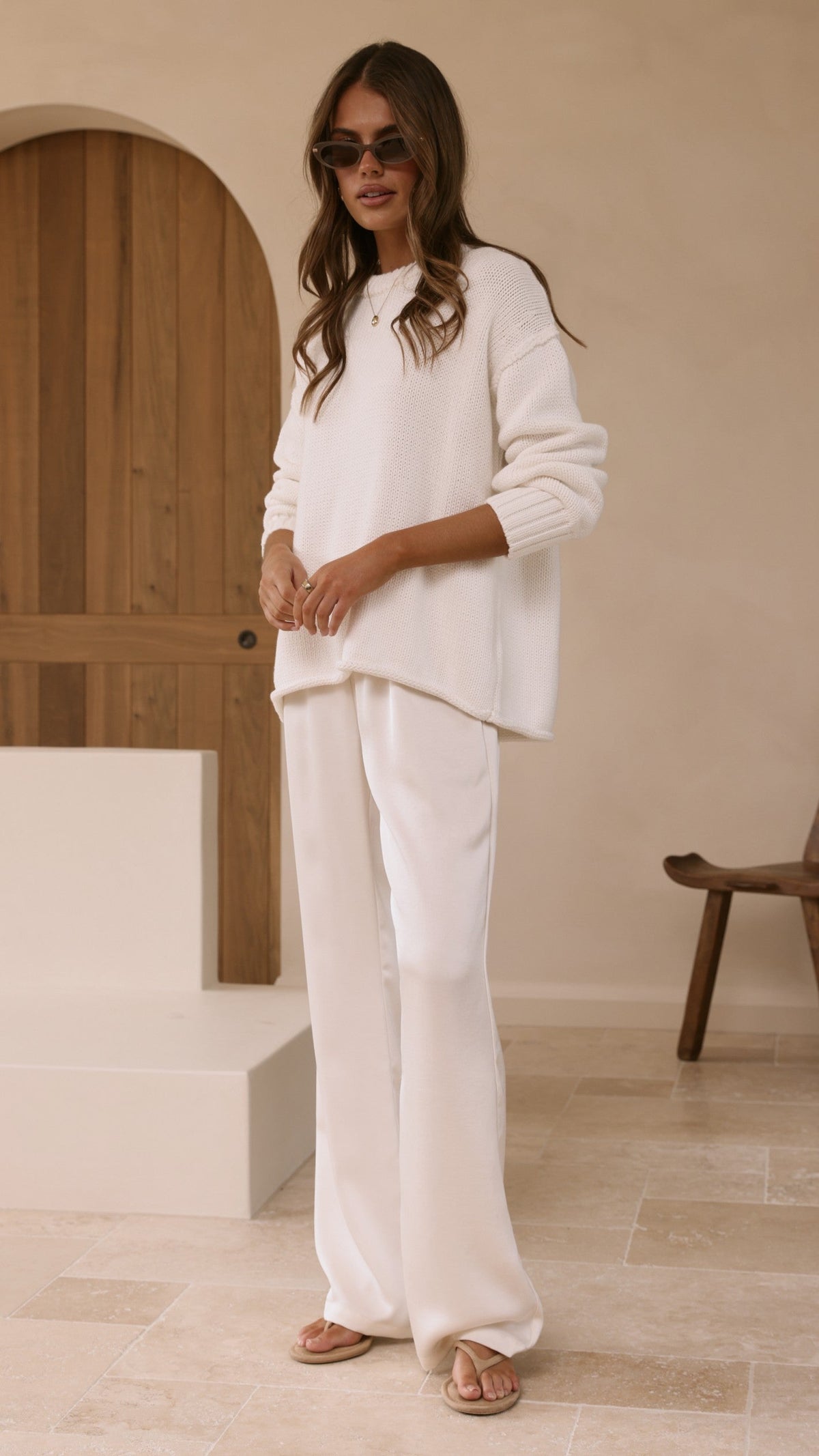 Jase Relaxed Crew Neck Rolled Hem Cotton Knit Jumper – White – view 10