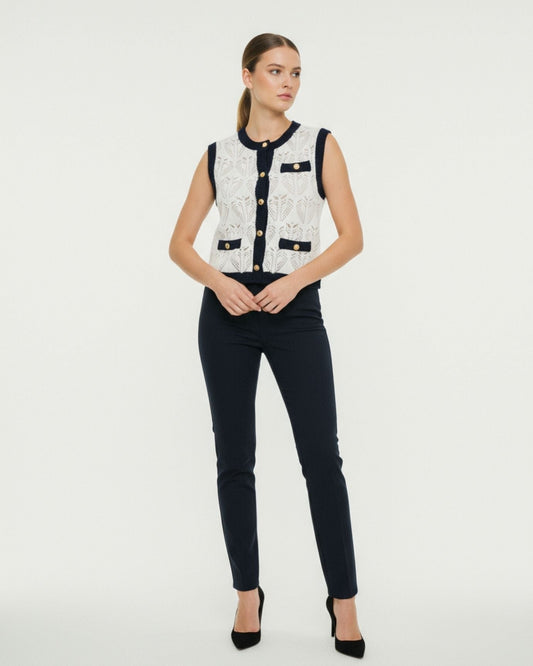 Sleeveless Jacquard Mesh Vest Top with Tailored Fit – Black and White