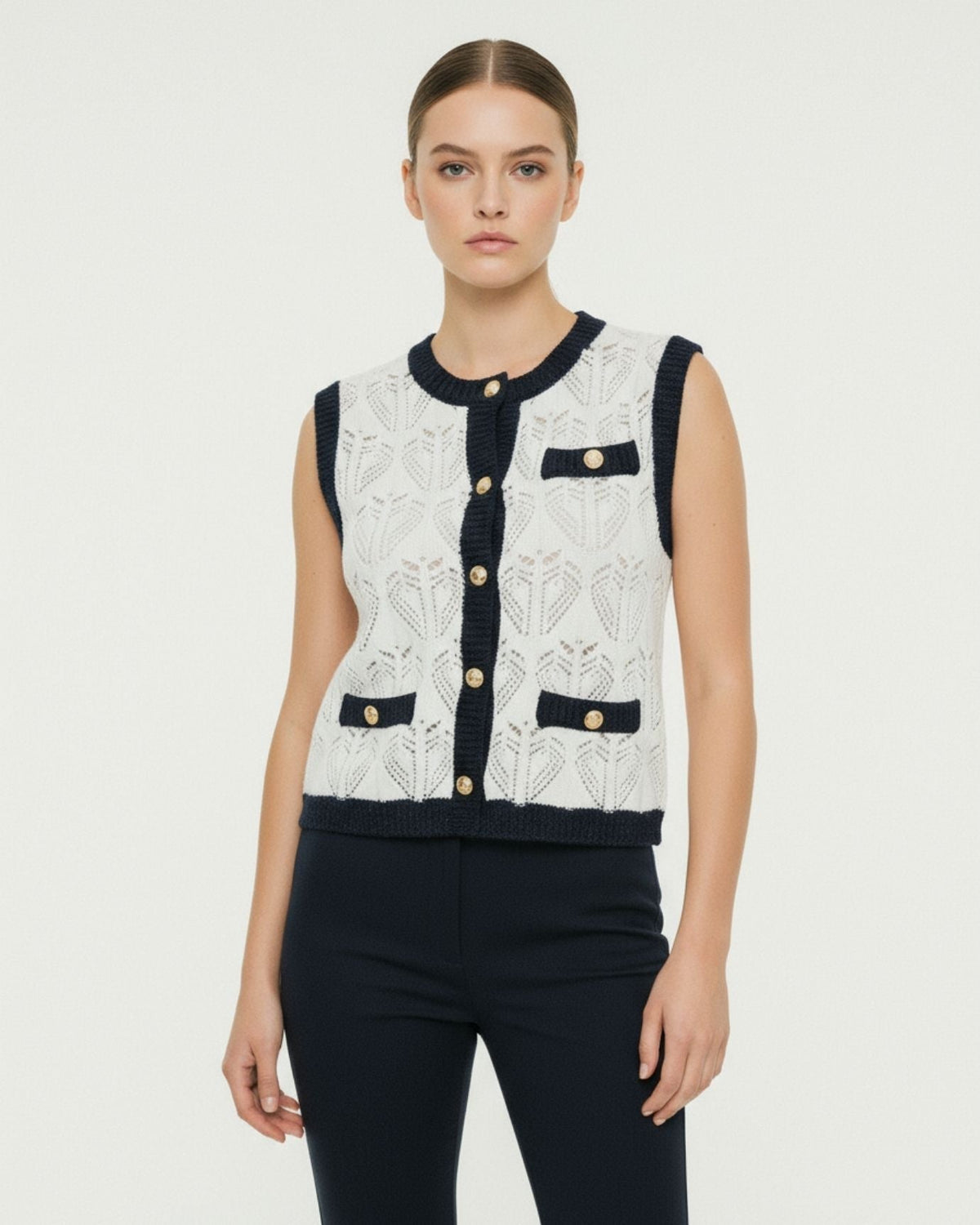 Sleeveless Jacquard Mesh Vest Top with Tailored Fit – Black and White – view 7
