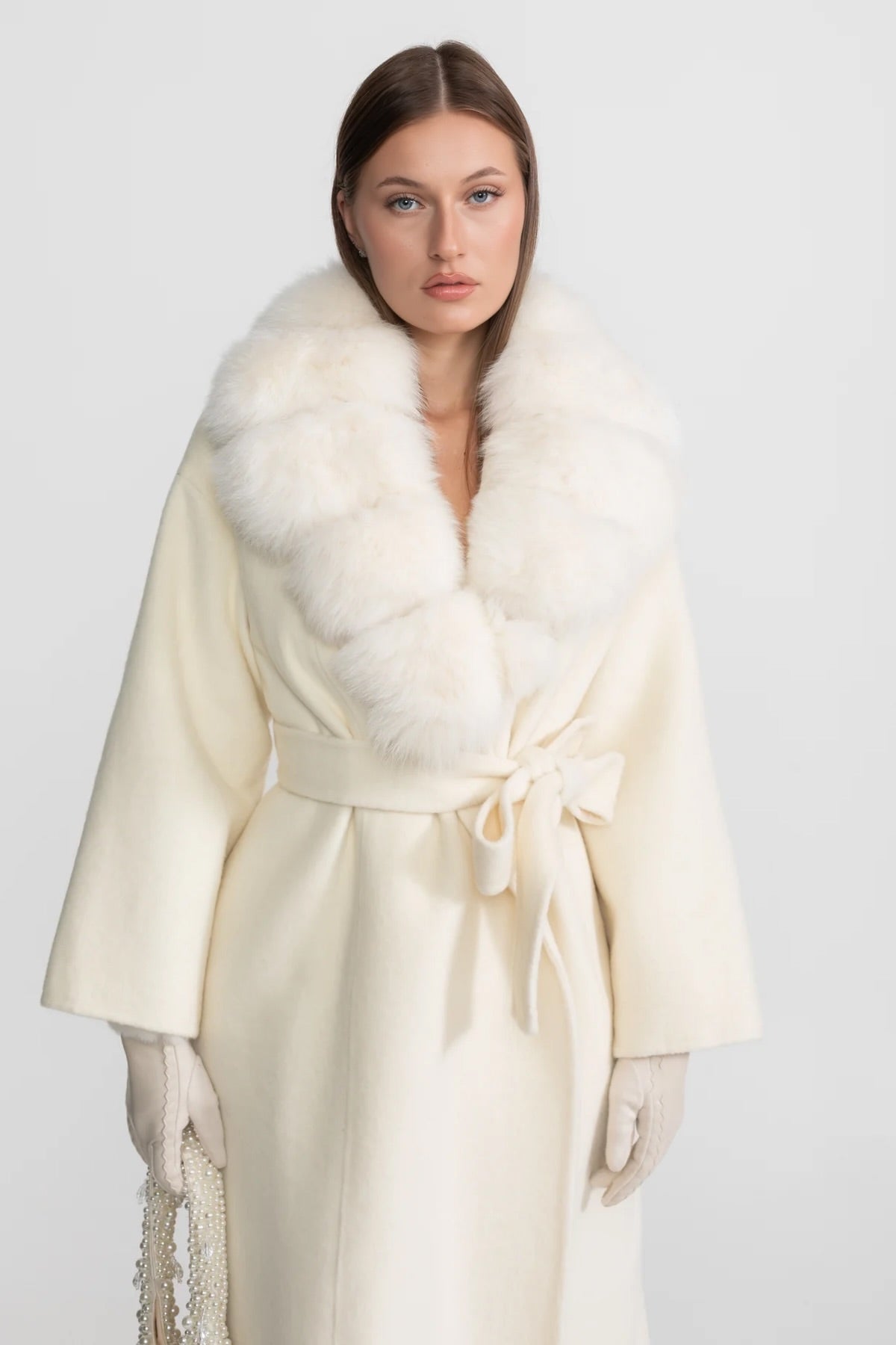 Double-Faced Wool Wrap Coat with Collar Trim and Tie Belt – Ivoire – view 3