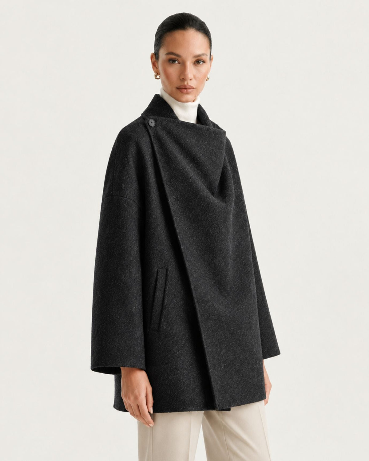 Divina Double-Faced Yak Wool Relaxed Fit Single Button Overcoat – view 2