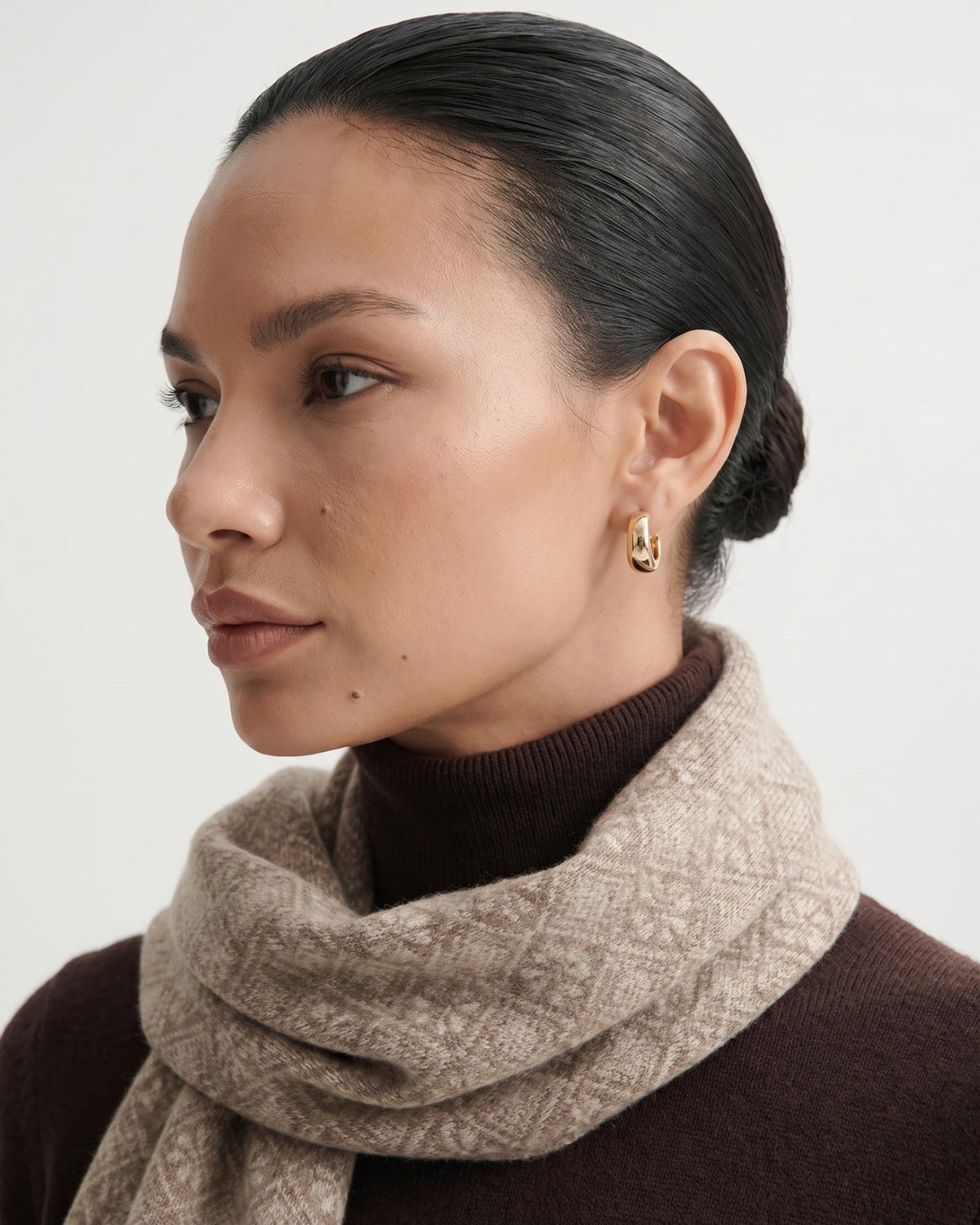 Olivia Hand-Knitted Pure Cashmere Scarf with Textured Finish – view 3