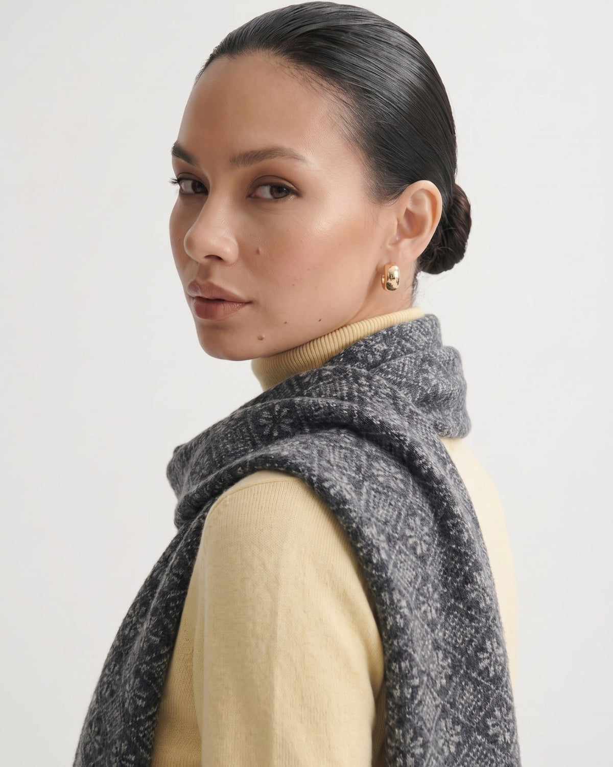 Olivia Hand-Knitted Pure Cashmere Scarf with Textured Finish – view 7
