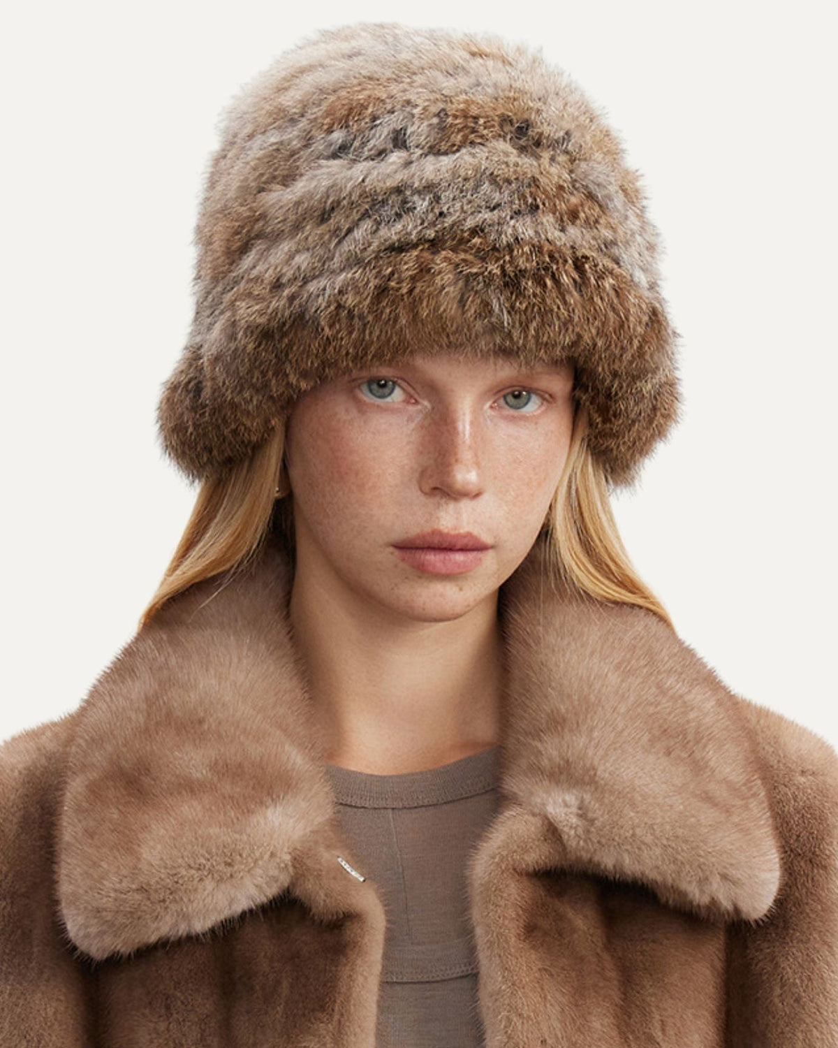 Plush Winter Hat with Adjustable Inner Band – view 3