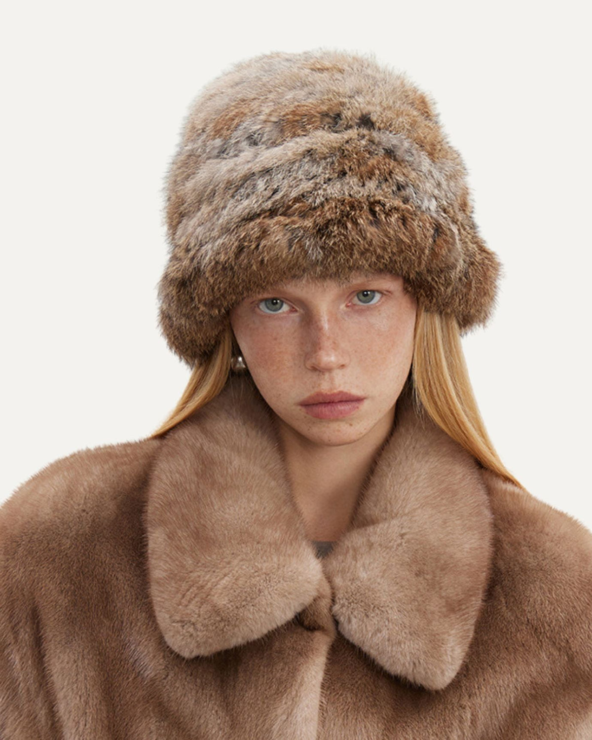 Plush Winter Hat with Adjustable Inner Band – view 4
