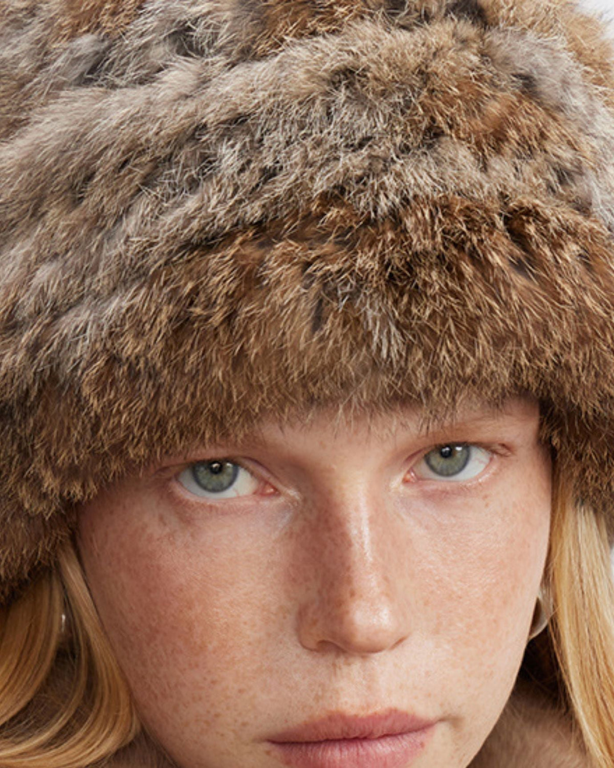 Plush Winter Hat with Adjustable Inner Band – view 5
