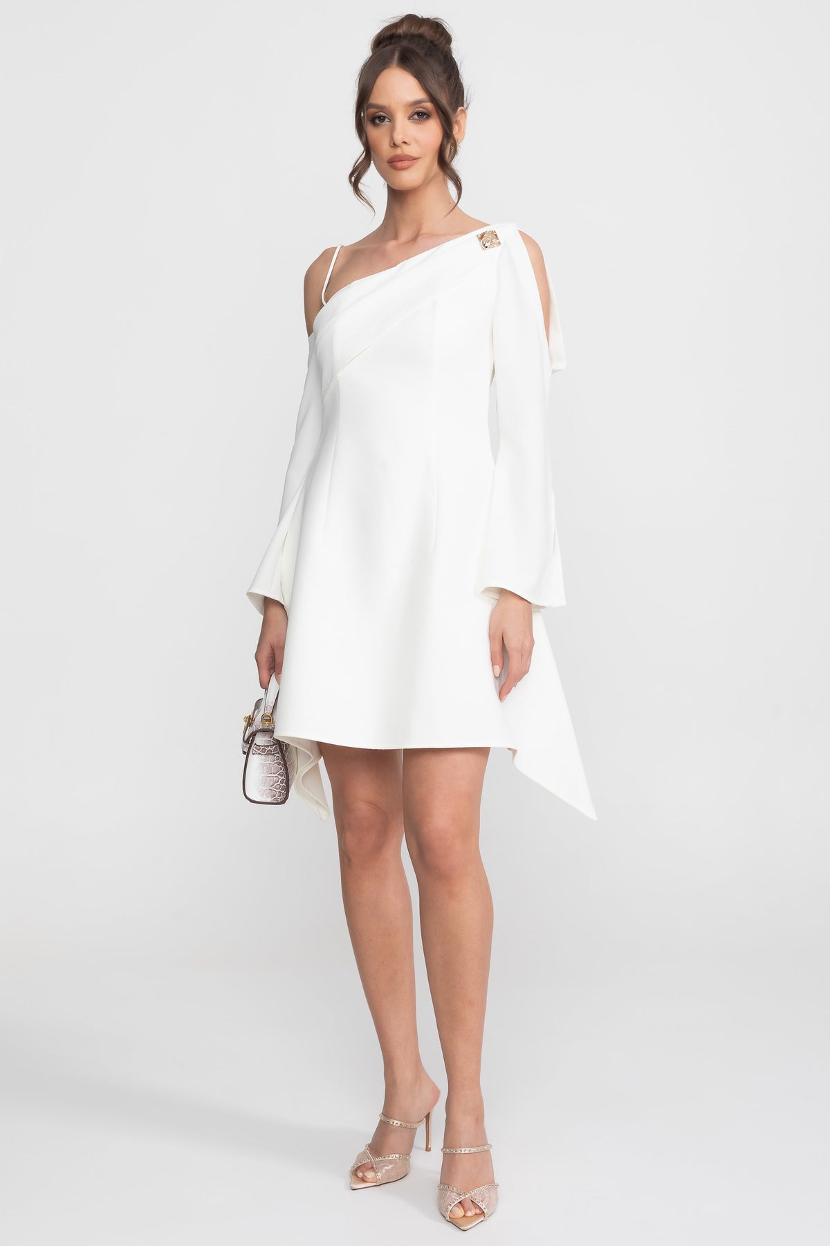 Asymmetric Cold-Shoulder A-Line Mini Dress with Gold Brooch – White – view 4