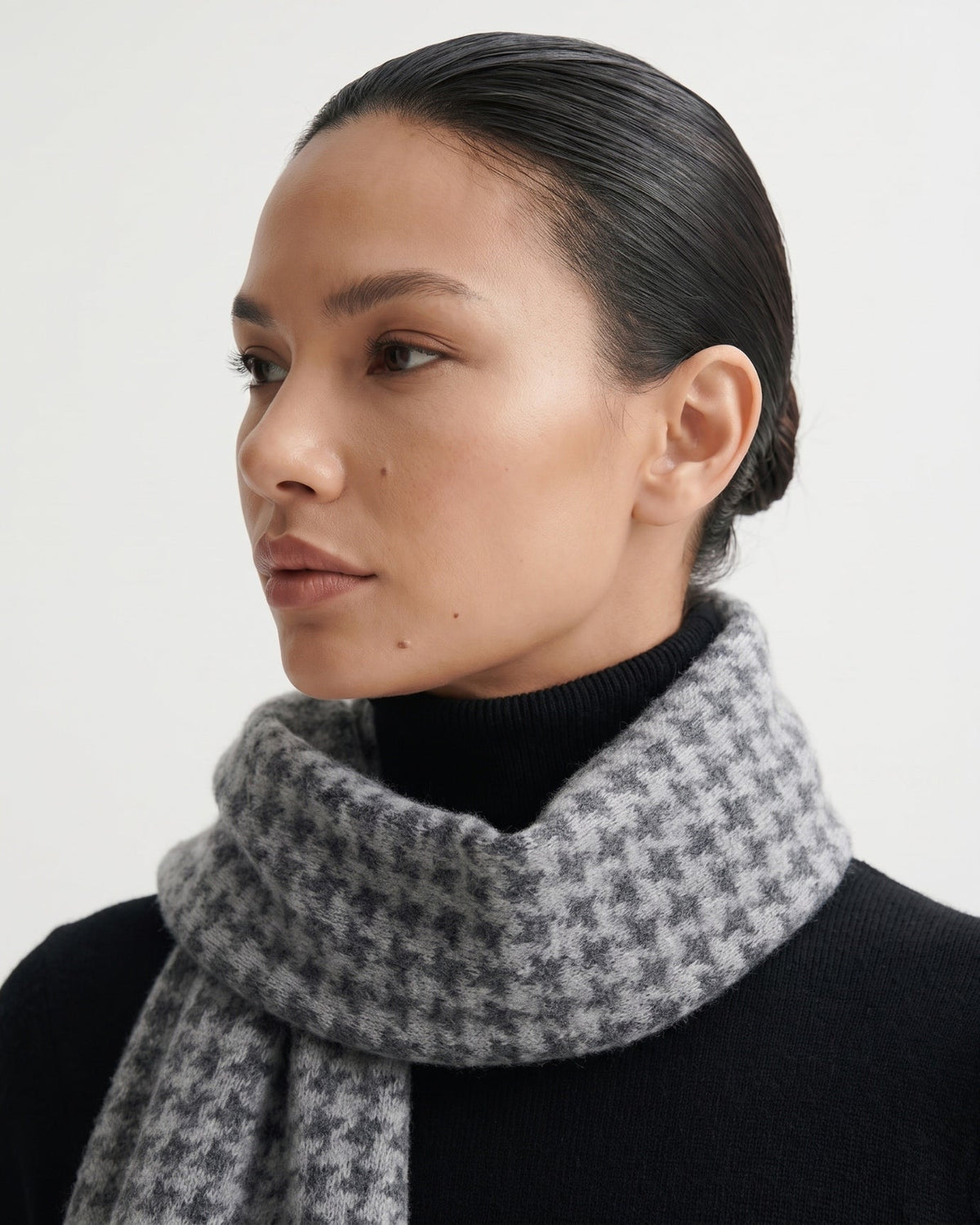Classic Houndstooth Pattern Pure Cashmere Scarf – view 4