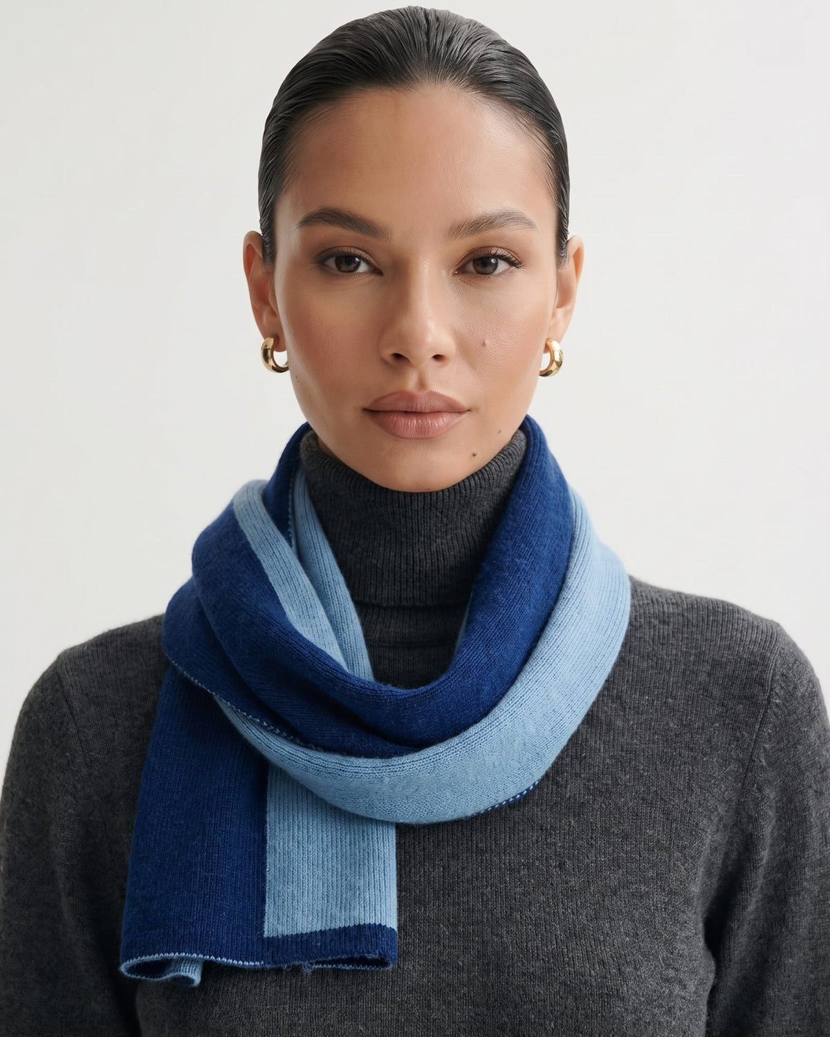 Olivia Compact Two-Tone Neck Scarf in 100% Pure Cashmere – view 2