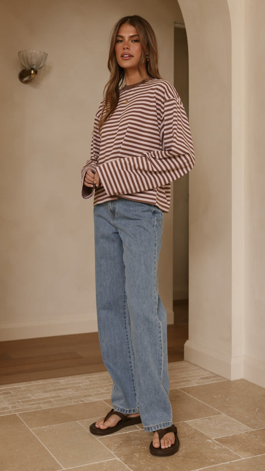 Zaeli Straight Leg Jeans with Tobacco Stitching – Mid Blue