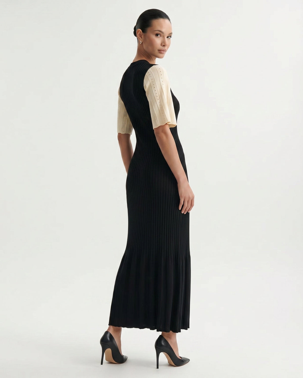 Mary Button Detail Knitted Dress with Tailored Fit – view 3