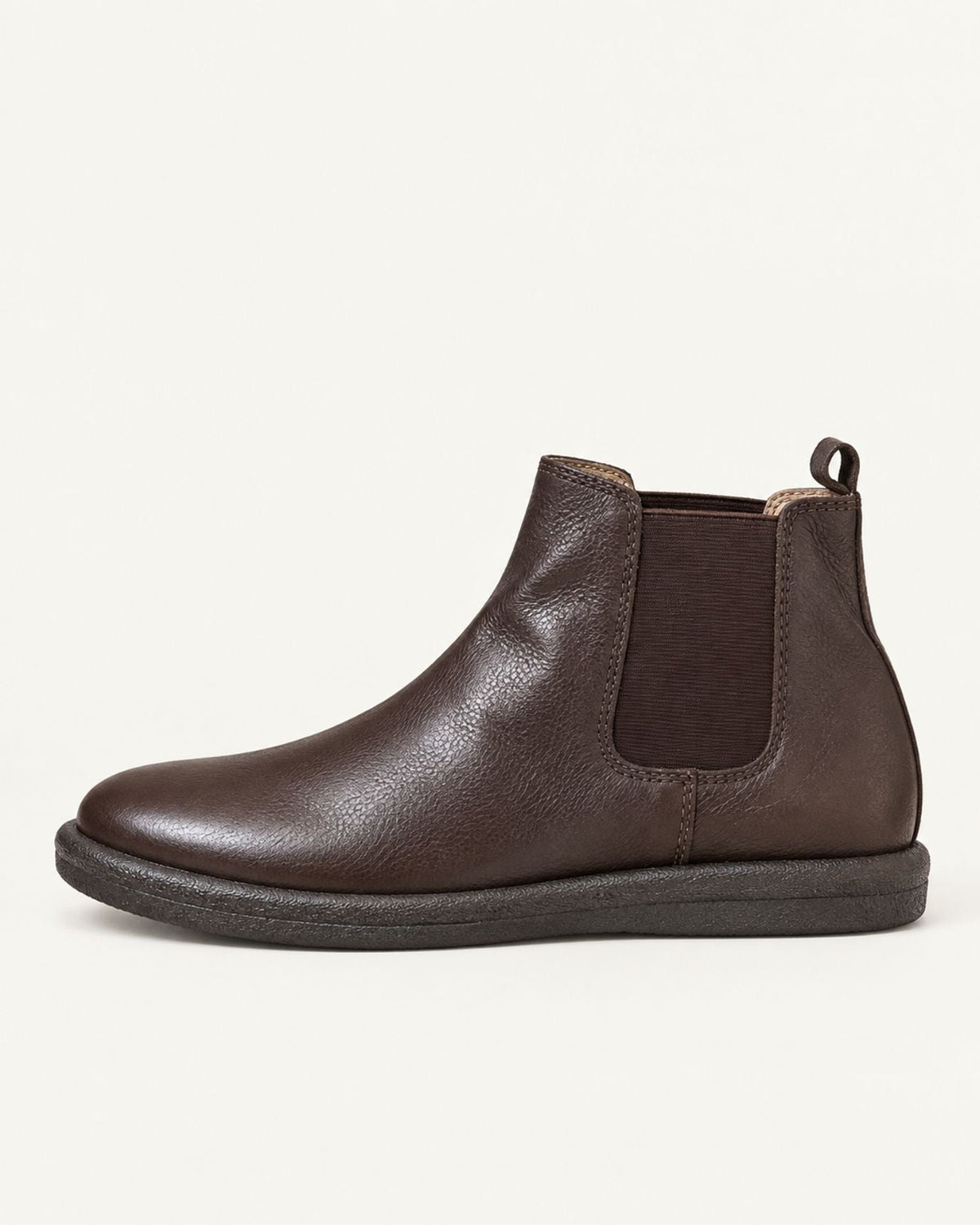 Classic Chelsea Boots in Cowhide Leather with Soft Lining – view 6