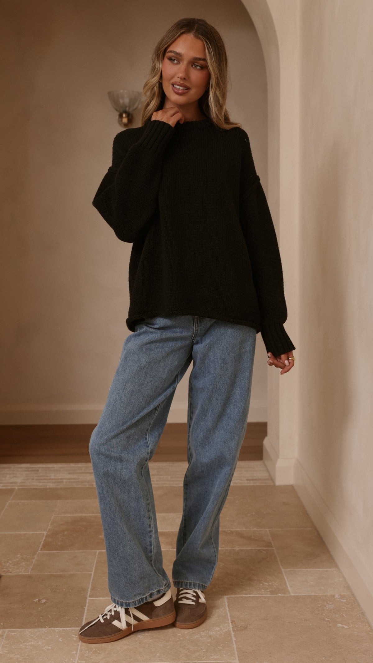 Jase Relaxed Crew Neck Rolled Hem Cotton Knit Jumper – Black