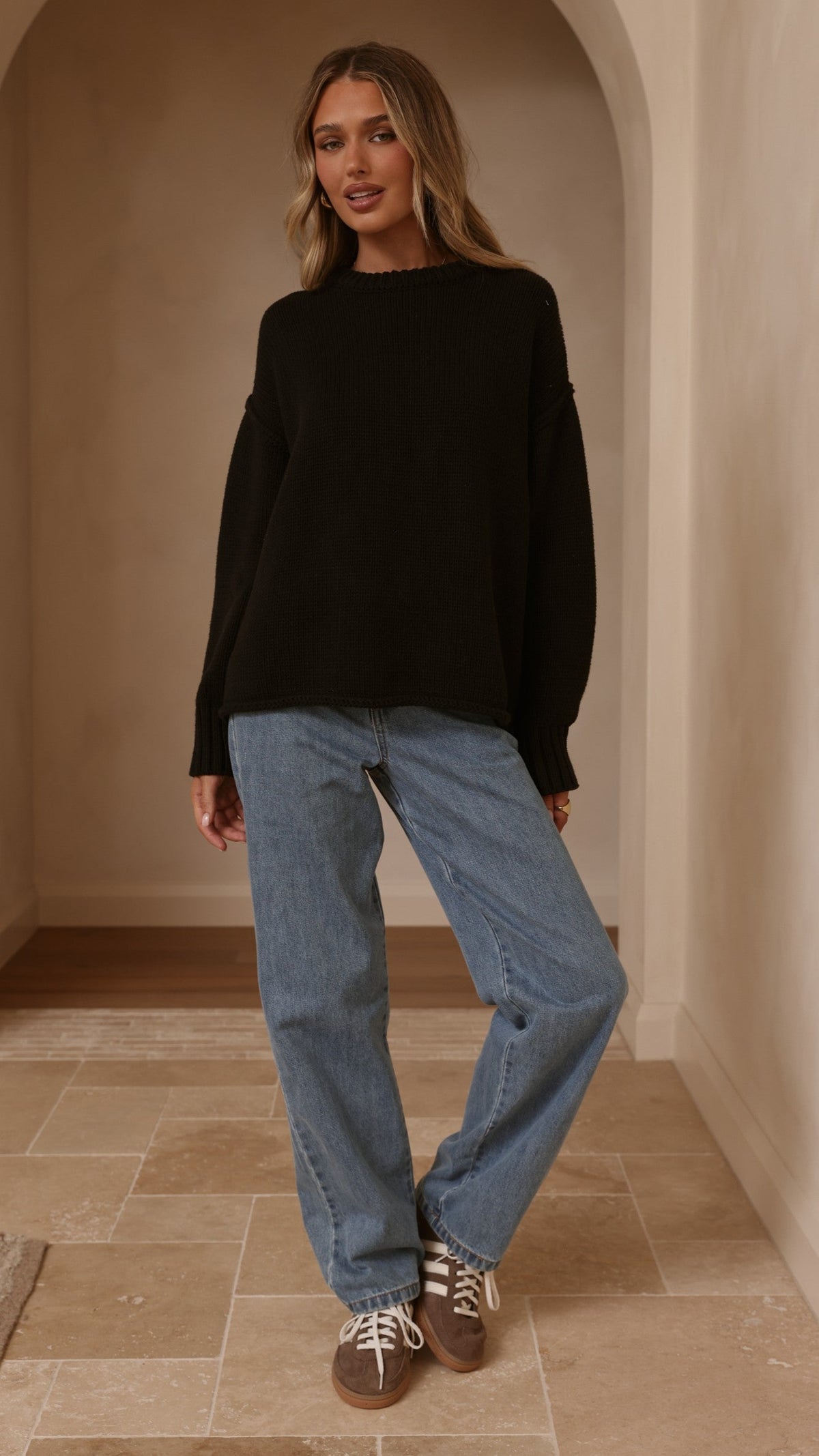 Jase Relaxed Crew Neck Rolled Hem Cotton Knit Jumper – Black – view 6