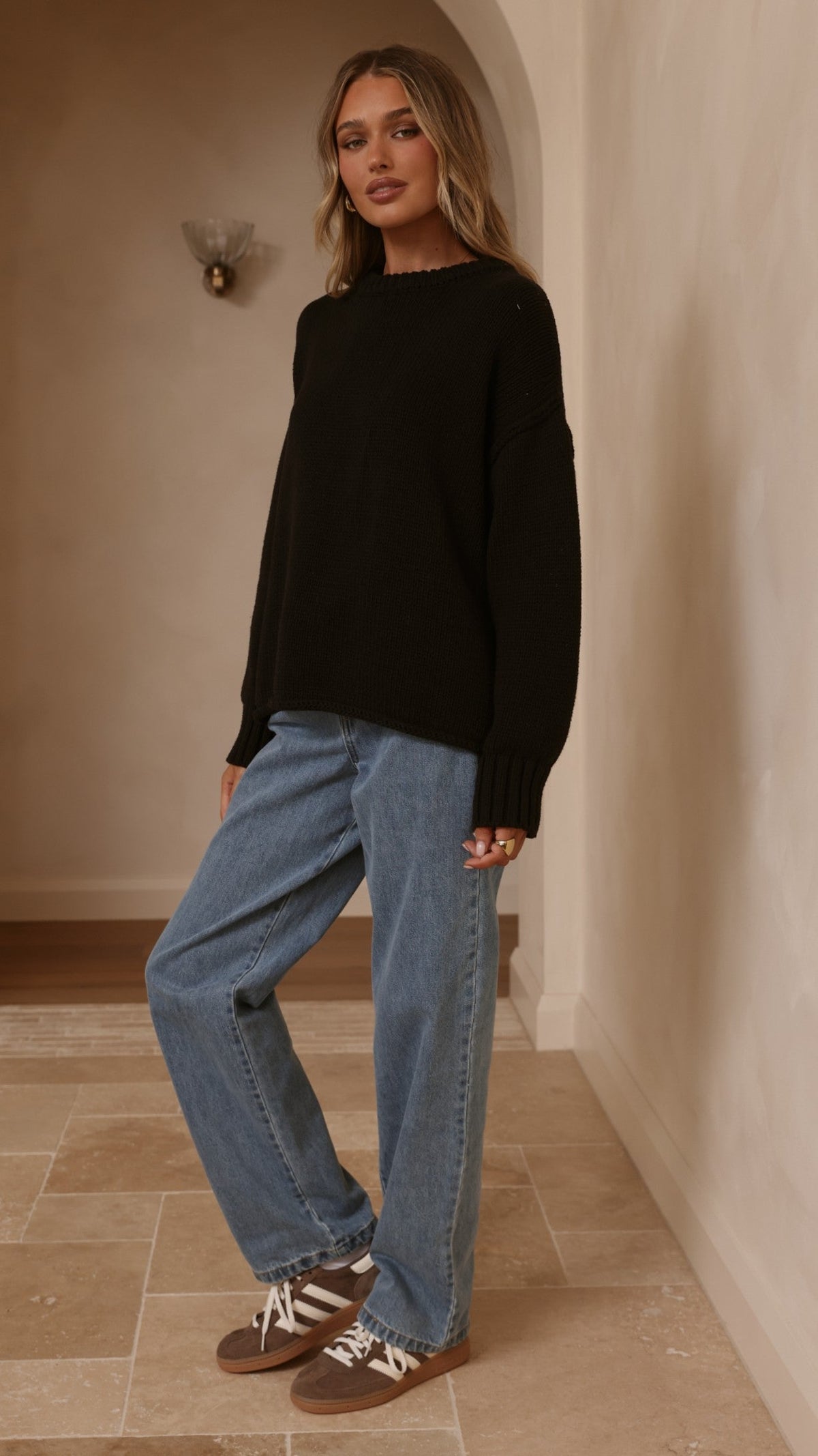 Jase Relaxed Crew Neck Rolled Hem Cotton Knit Jumper – Black