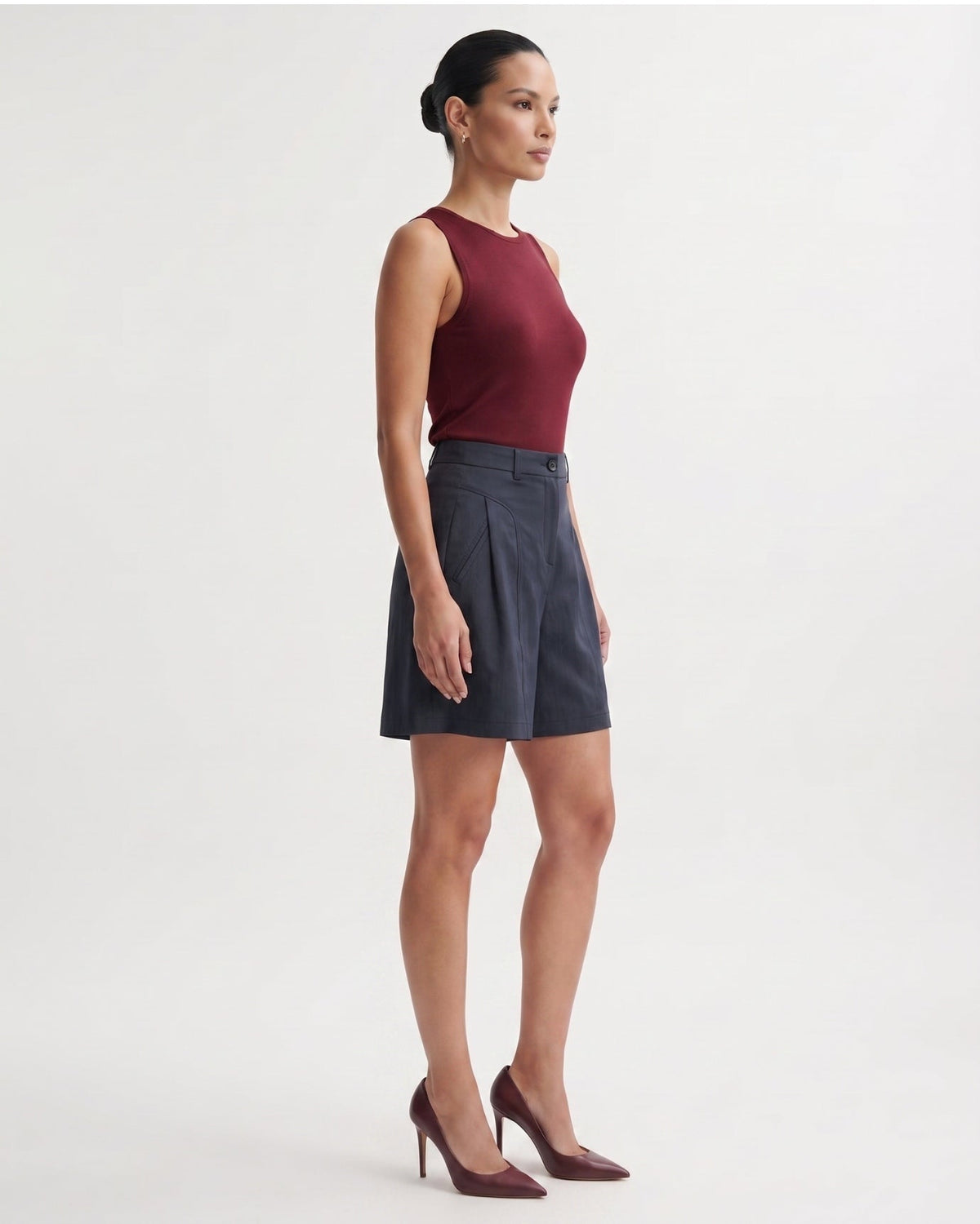 Milano Mid Rise Tailored Cotton and Linen Shorts