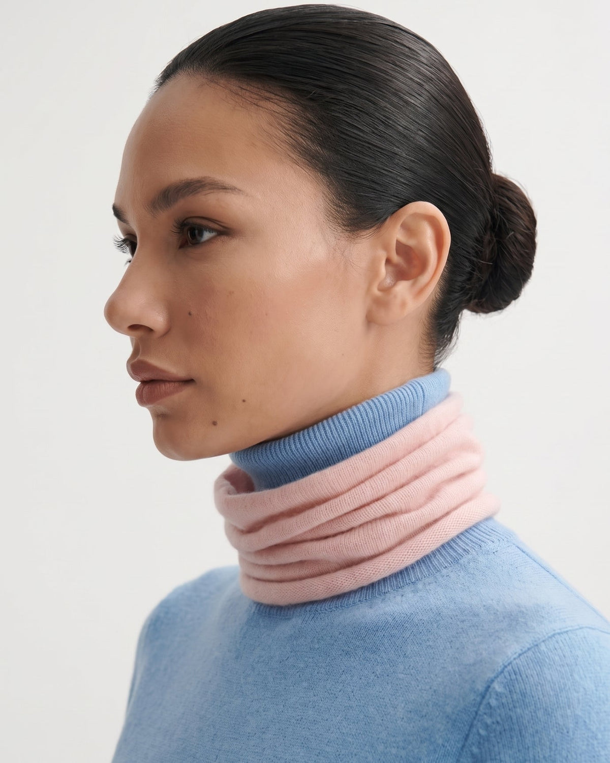 Soft 100% Pure Cashmere Neck Gaiter for Lightweight Warmth – view 16