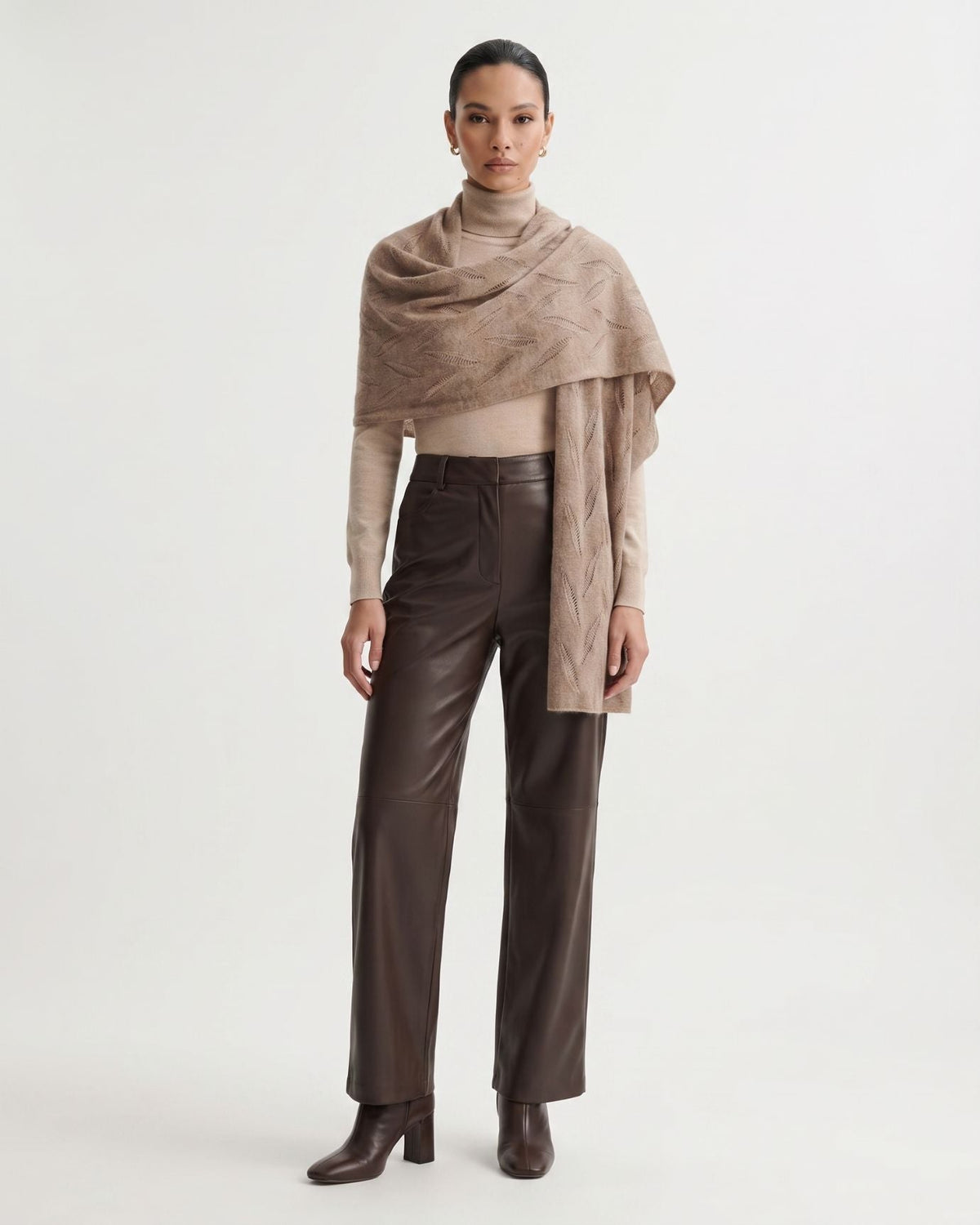 Michi 100% Cashmere Scarf with Nature-Inspired Leaf Design – view 5